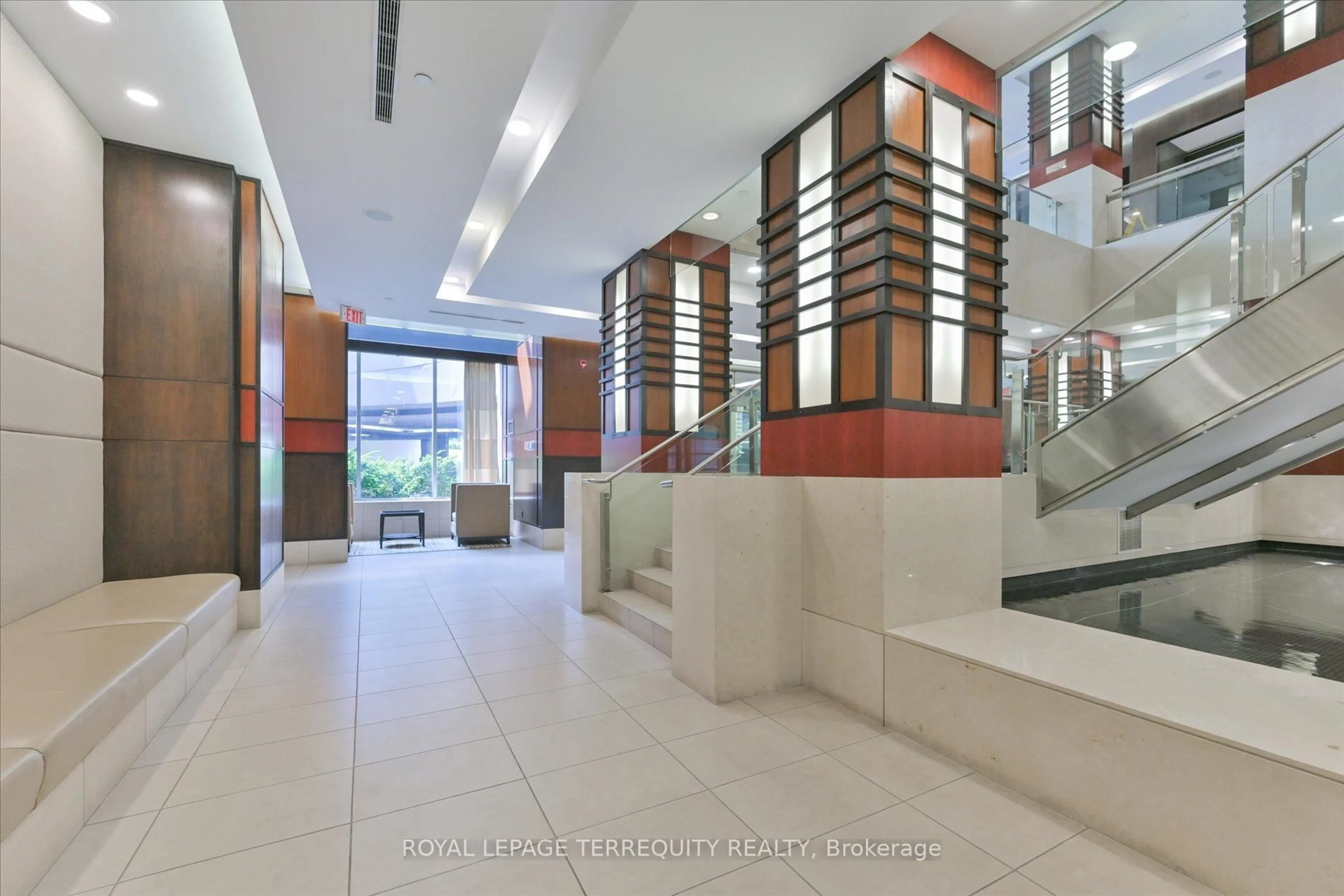 Indoor foyer for 23 Cox Blvd #1287, Markham Ontario L3R 7Z9