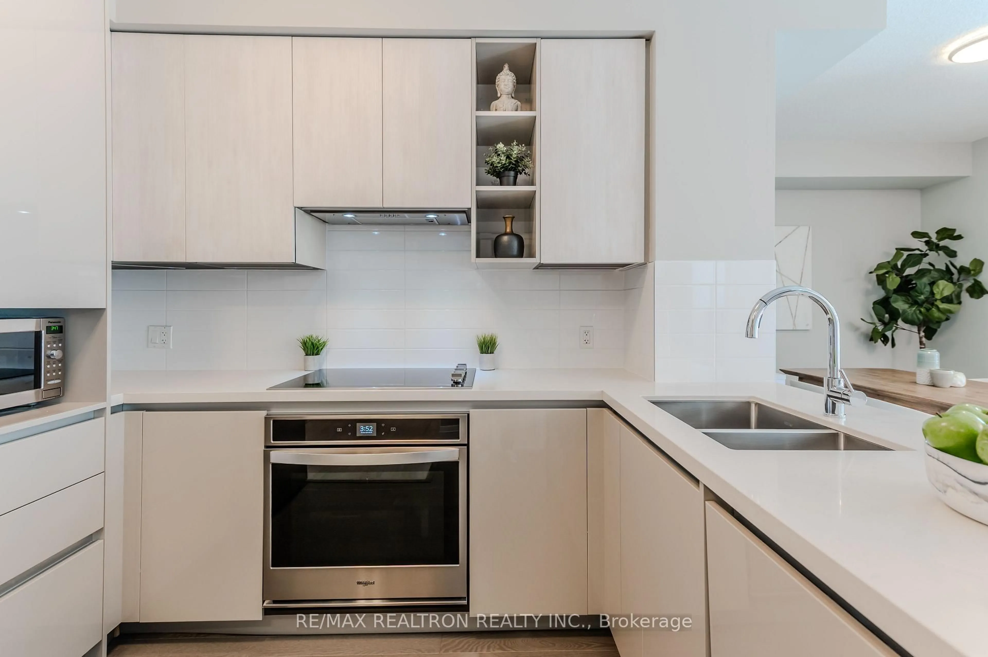 Standard kitchen, unknown for 398 HIGHWAY 7 EAST #710, Richmond Hill Ontario L4B 0G6