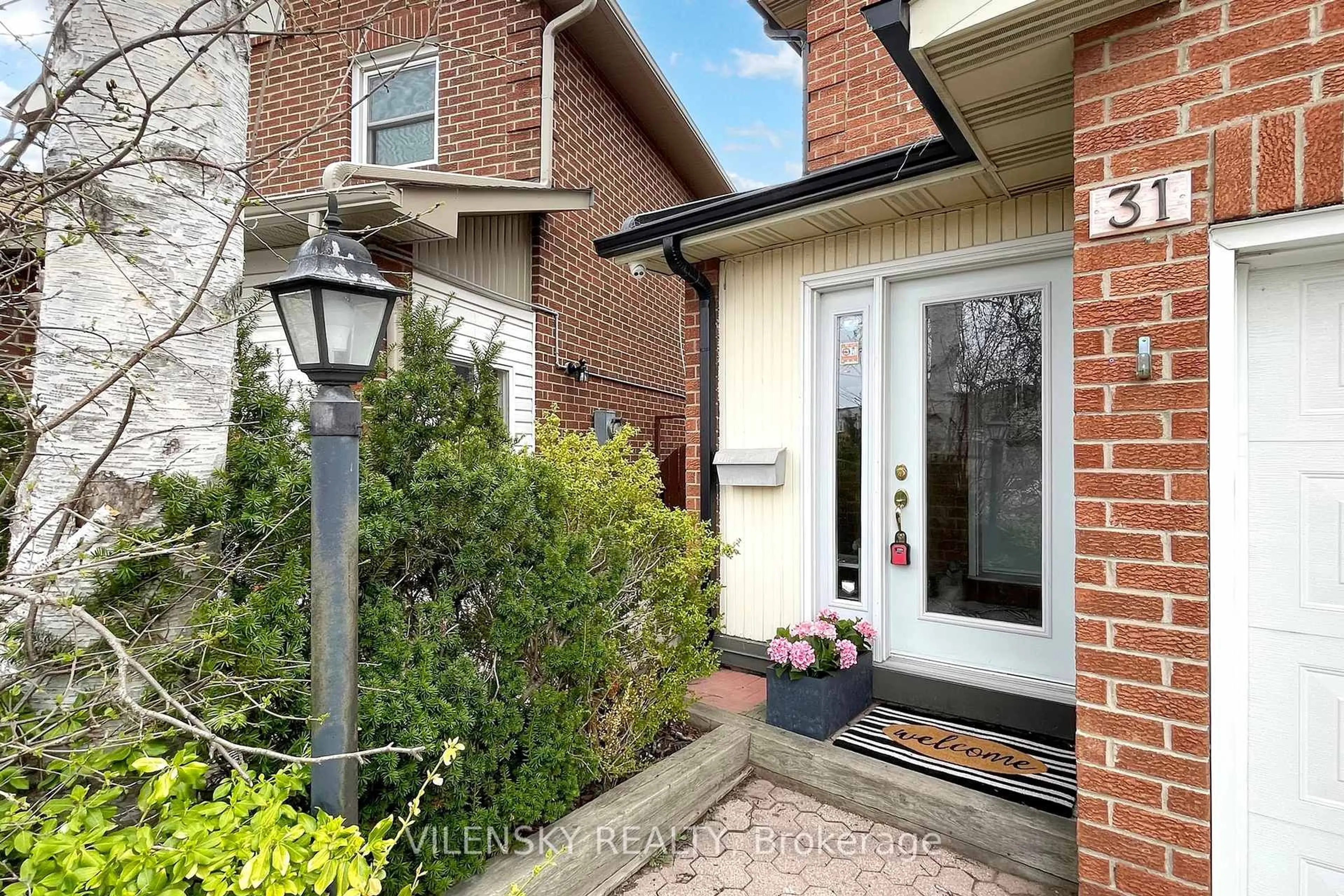 Home with brick exterior material, street for 31 Royal Colwood Crt, Vaughan Ontario L4K 2J3
