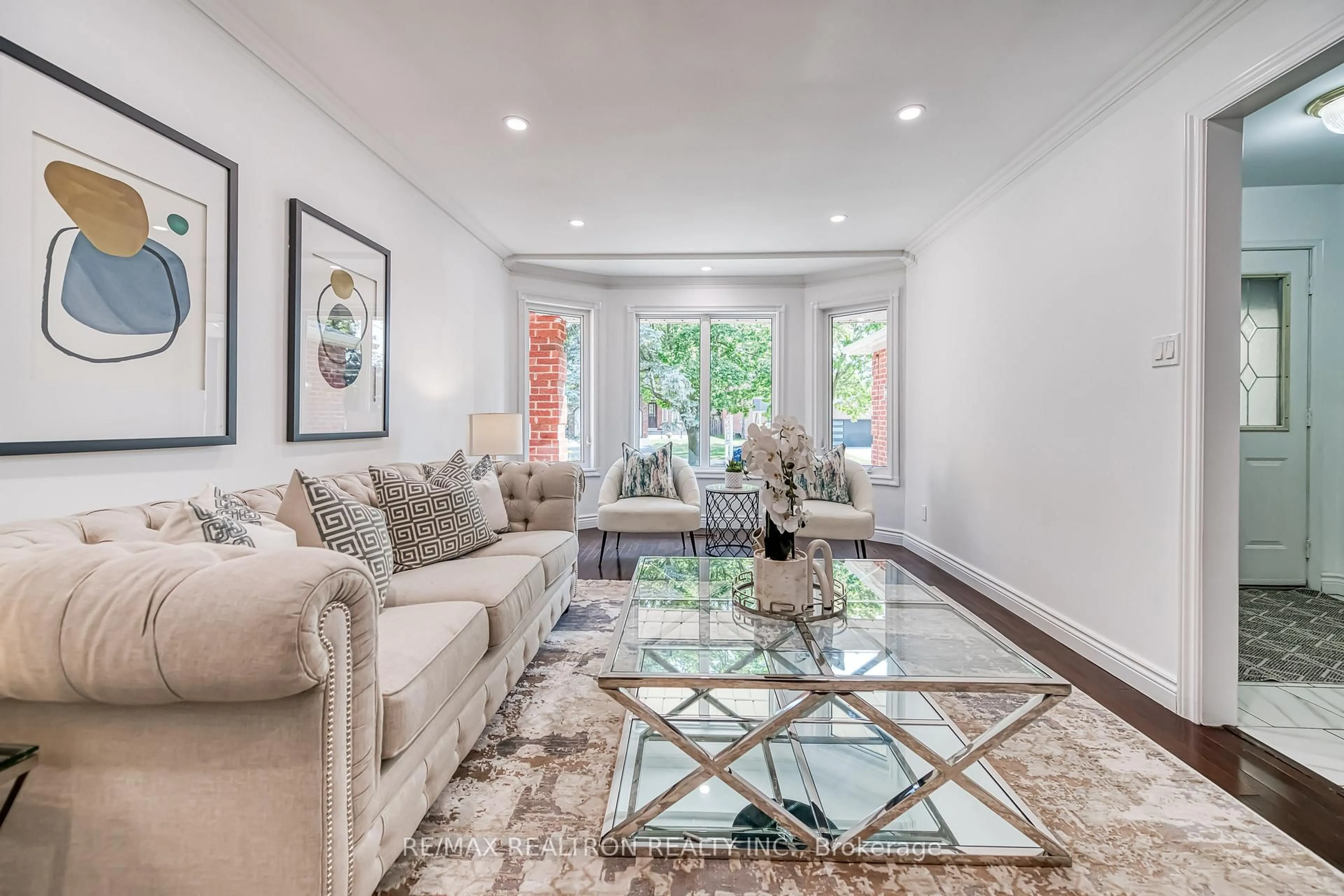 Living room with furniture, unknown for 8 Hallam Rd, Markham Ontario L3P 5Y4