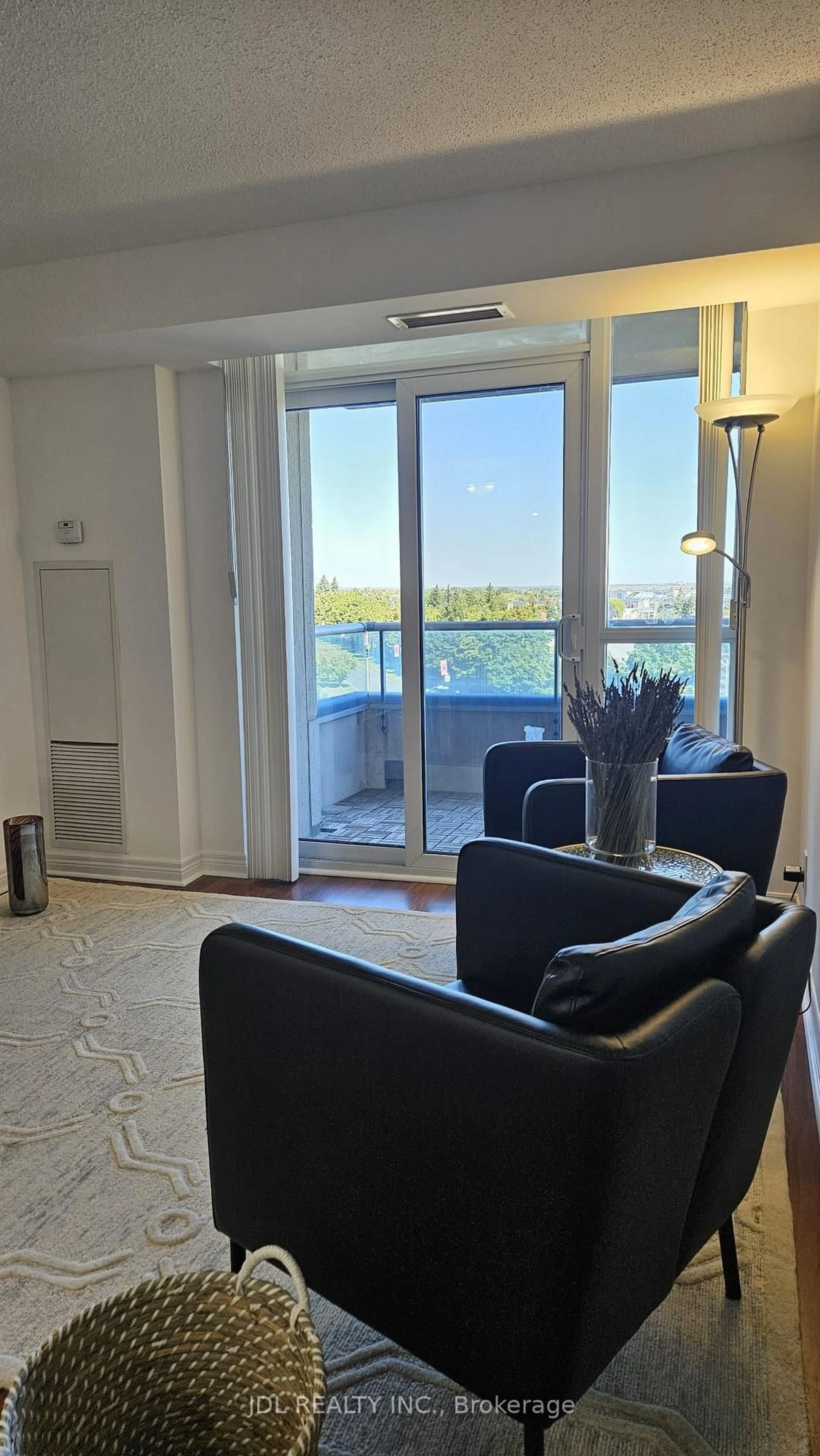 Unknown for 33 Cox Blvd #718, Markham Ontario L3R 8A6