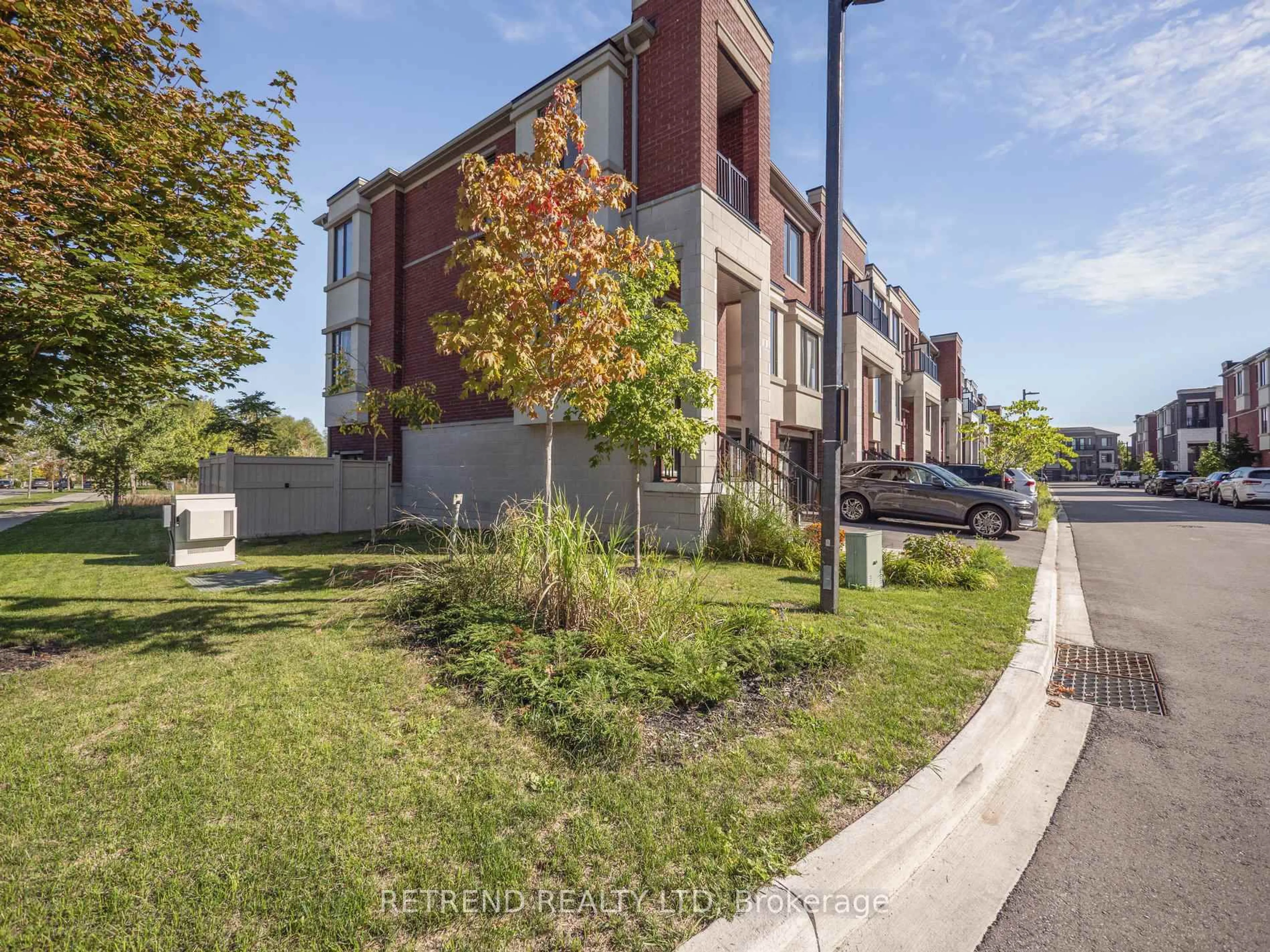 A pic from outside/outdoor area/front of a property/back of a property/a pic from drone, street for 1 Rattenbury Rd, Vaughan Ontario L6A 5C5