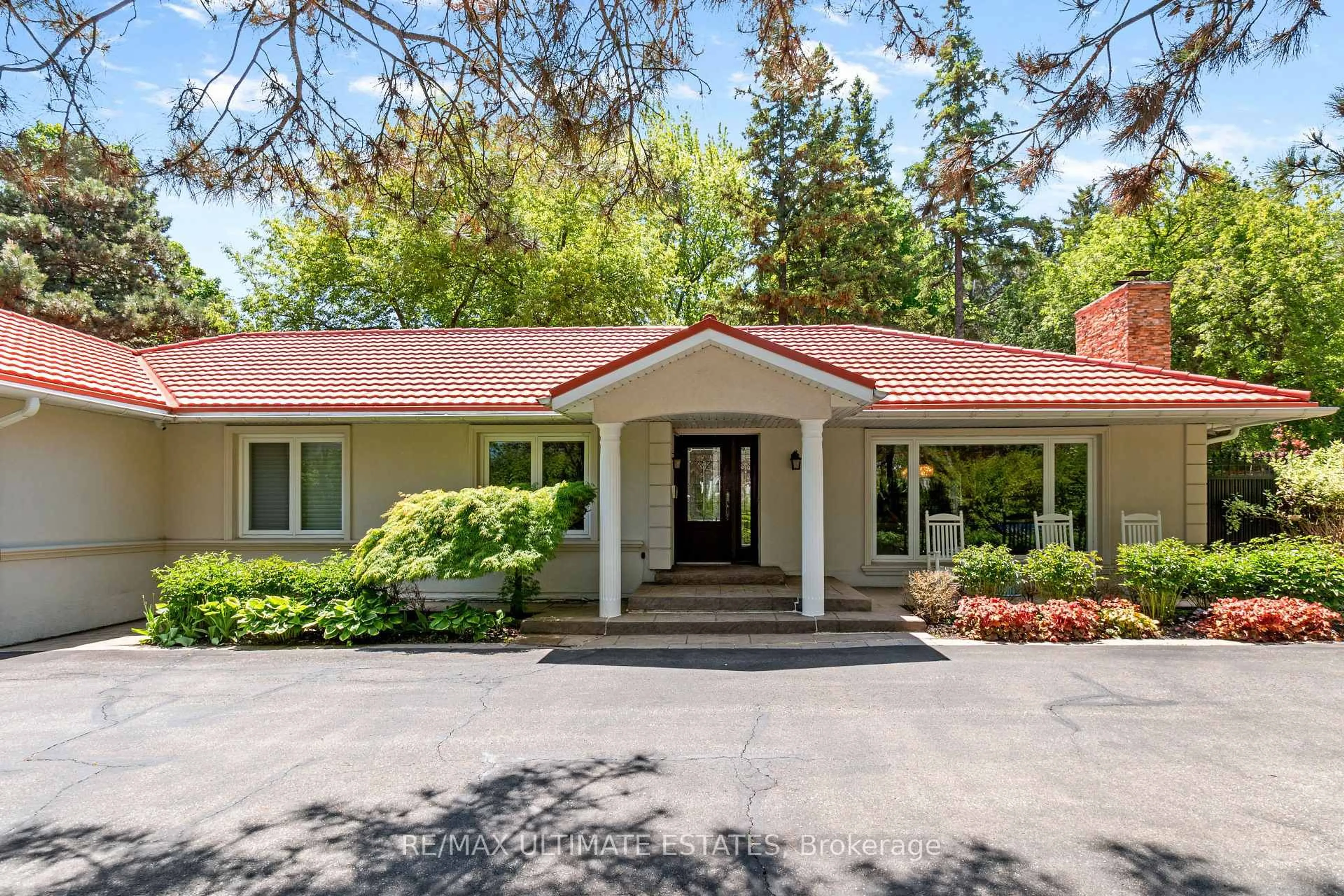 Indoor foyer for 41 Thornridge Dr, Vaughan Ontario L4J 1C7