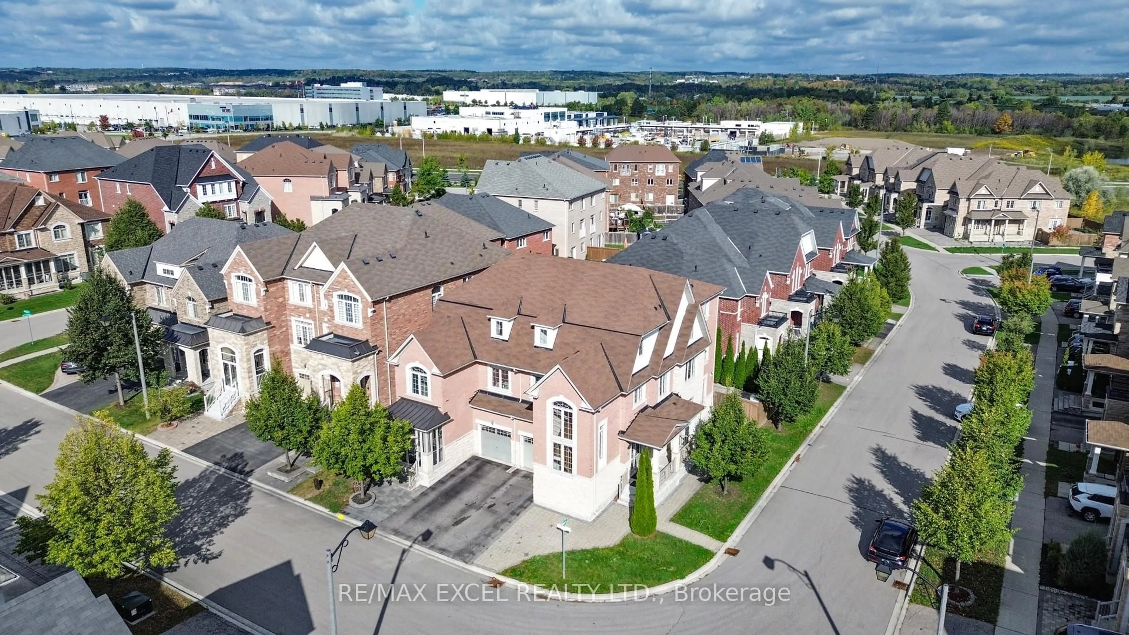 A pic from outside/outdoor area/front of a property/back of a property/a pic from drone, street for 103 Living Cres, Markham Ontario L6C 0T4