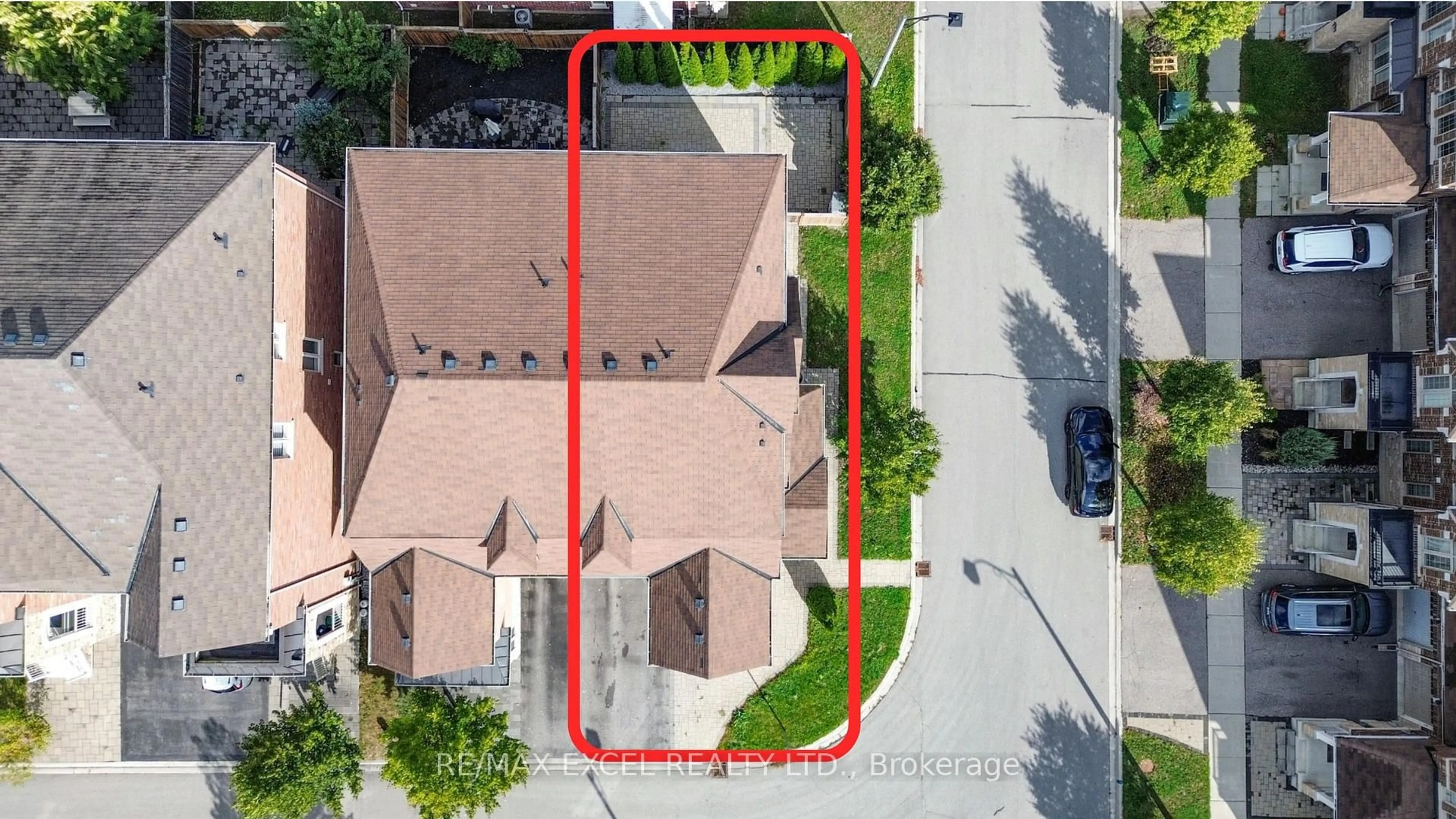 A pic from outside/outdoor area/front of a property/back of a property/a pic from drone, street for 103 Living Cres, Markham Ontario L6C 0T4