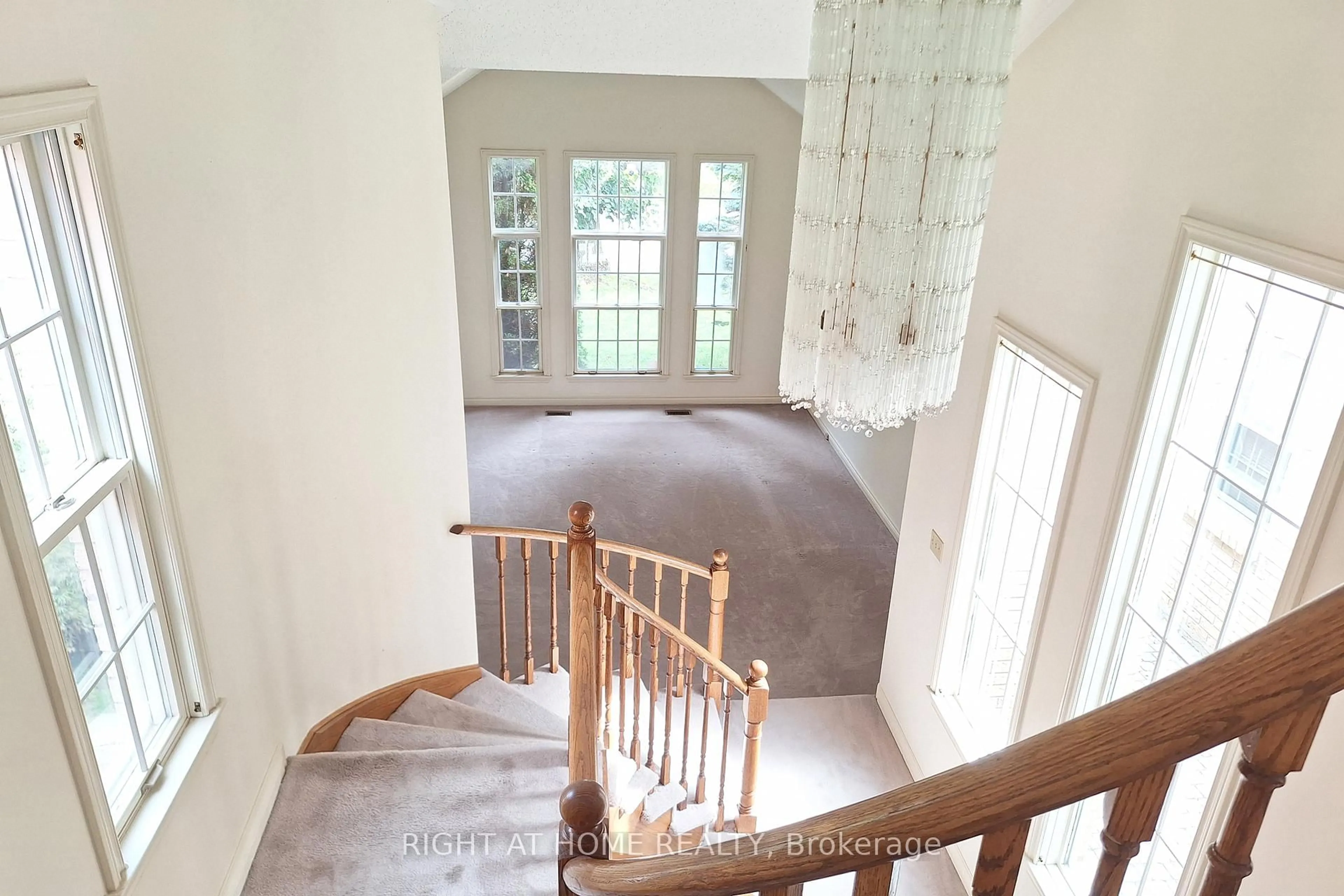 Unknown for 10 Millstone Crt, Markham Ontario L3R 7L9