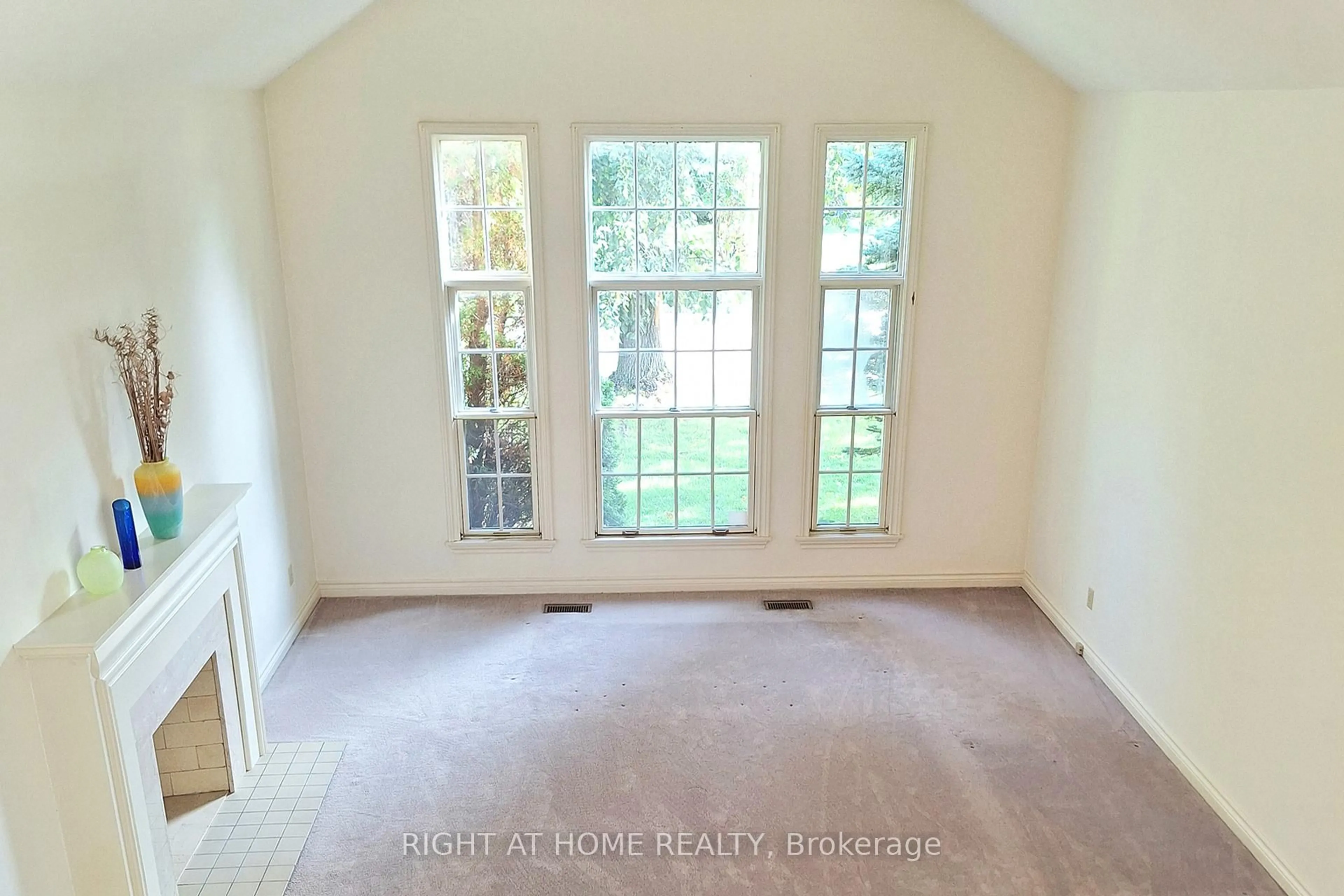 A pic of a room for 10 Millstone Crt, Markham Ontario L3R 7L9