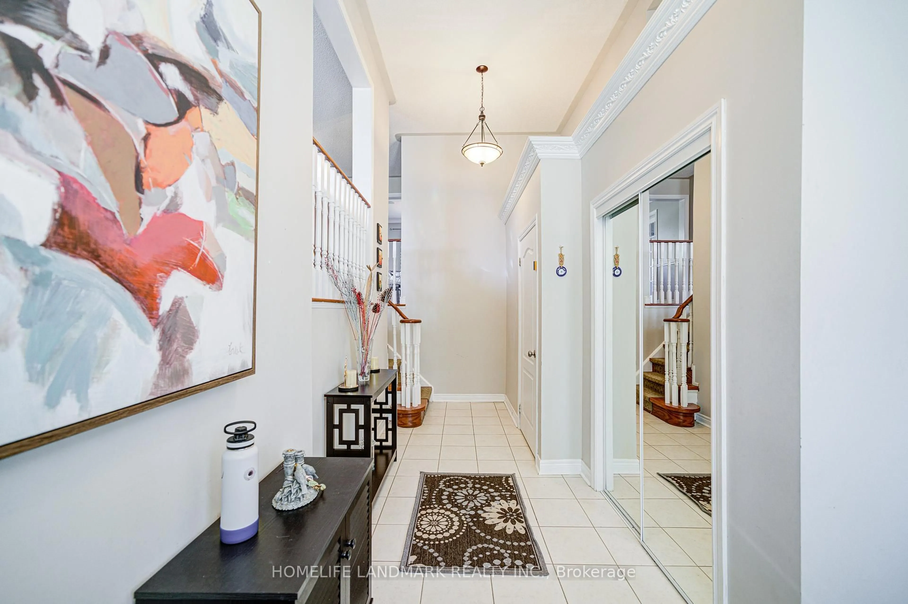 Indoor entryway for 194 Dean Burton Lane, Newmarket Ontario L3X 3C4