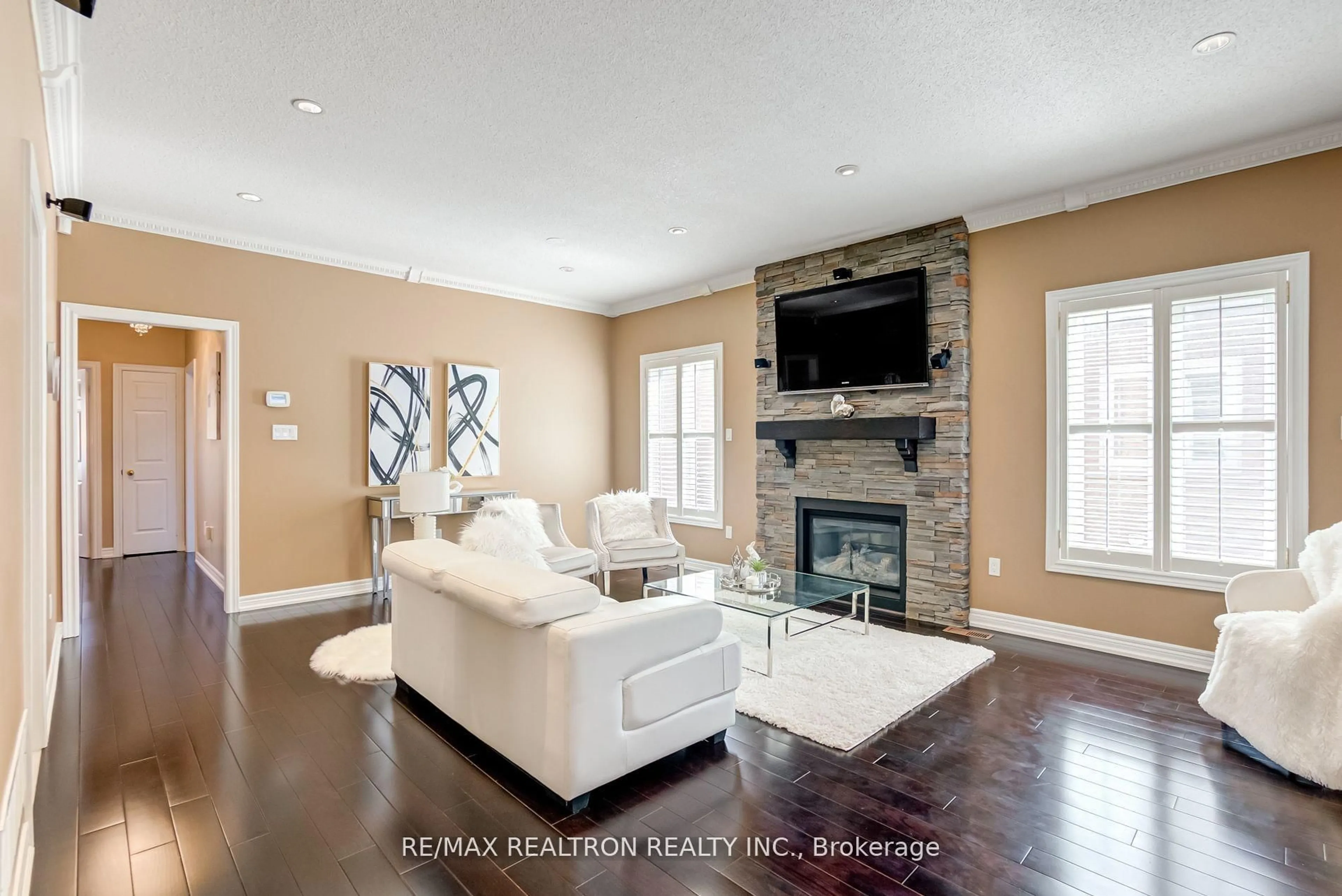 Living room with furniture, unknown for 148 Solway Ave, Vaughan Ontario L6A 2X2