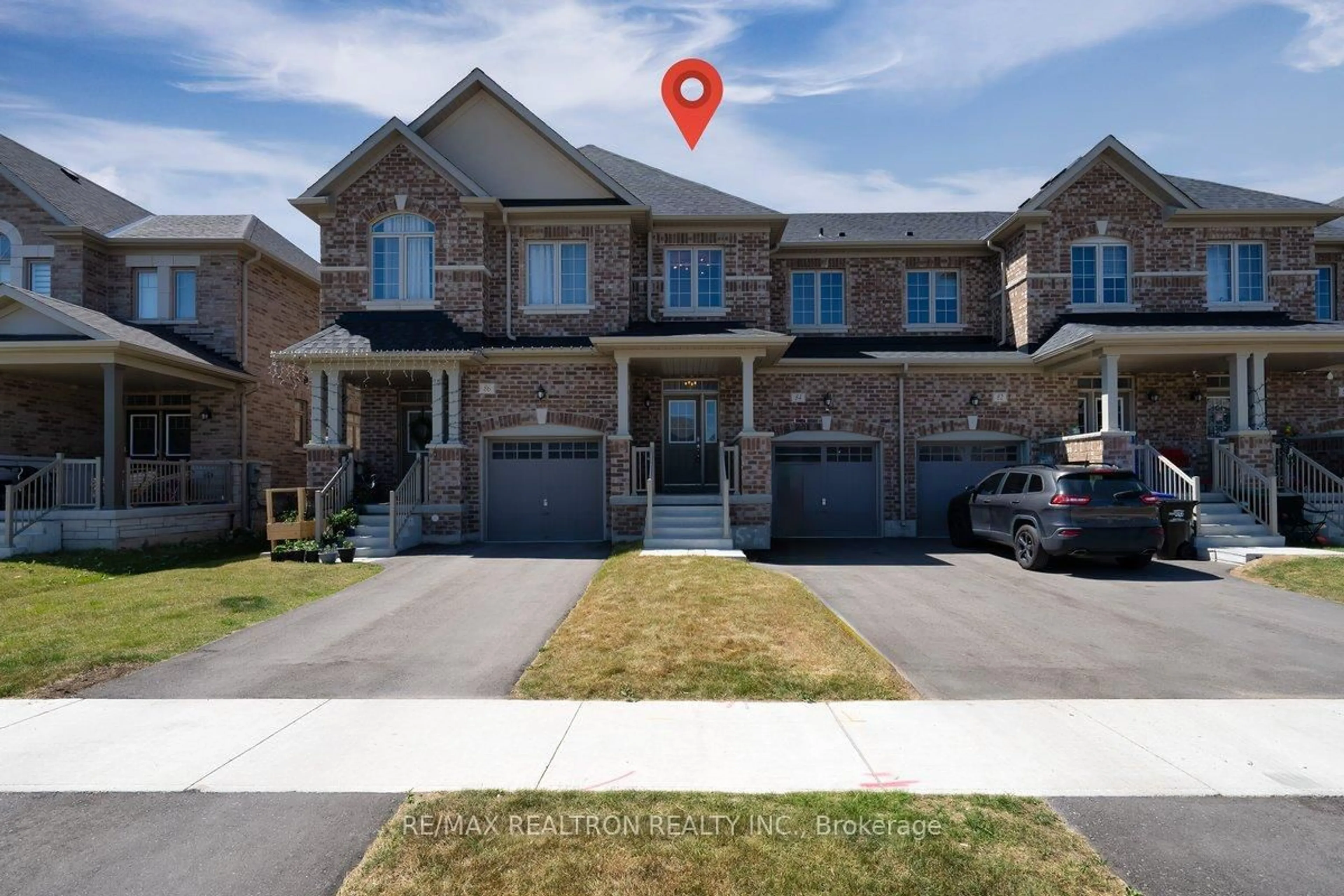 Home with brick exterior material, street for 84 Ferragine Cres, Bradford West Gwillimbury Ontario L3Z 4K2
