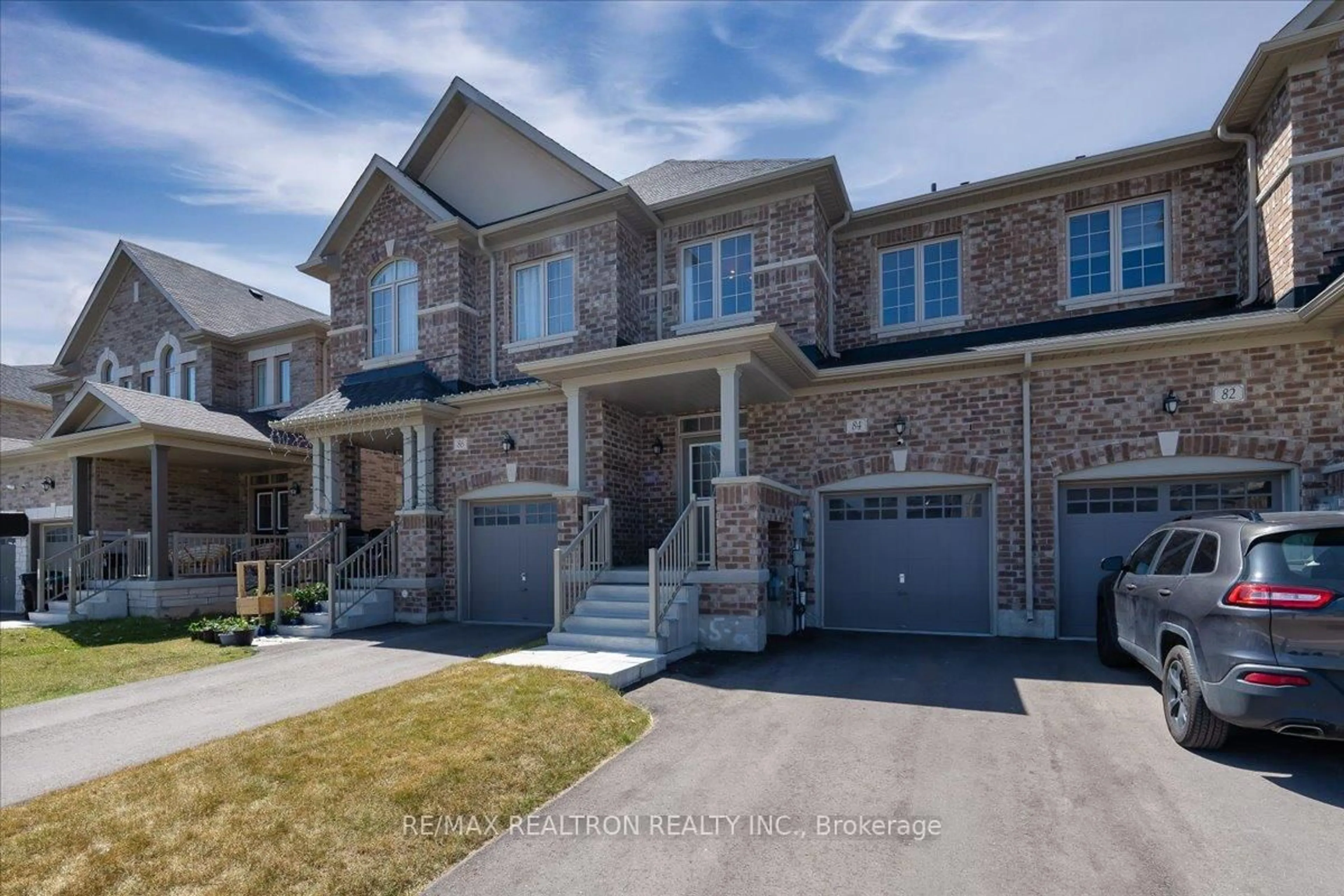 Home with brick exterior material, street for 84 Ferragine Cres, Bradford West Gwillimbury Ontario L3Z 4K2