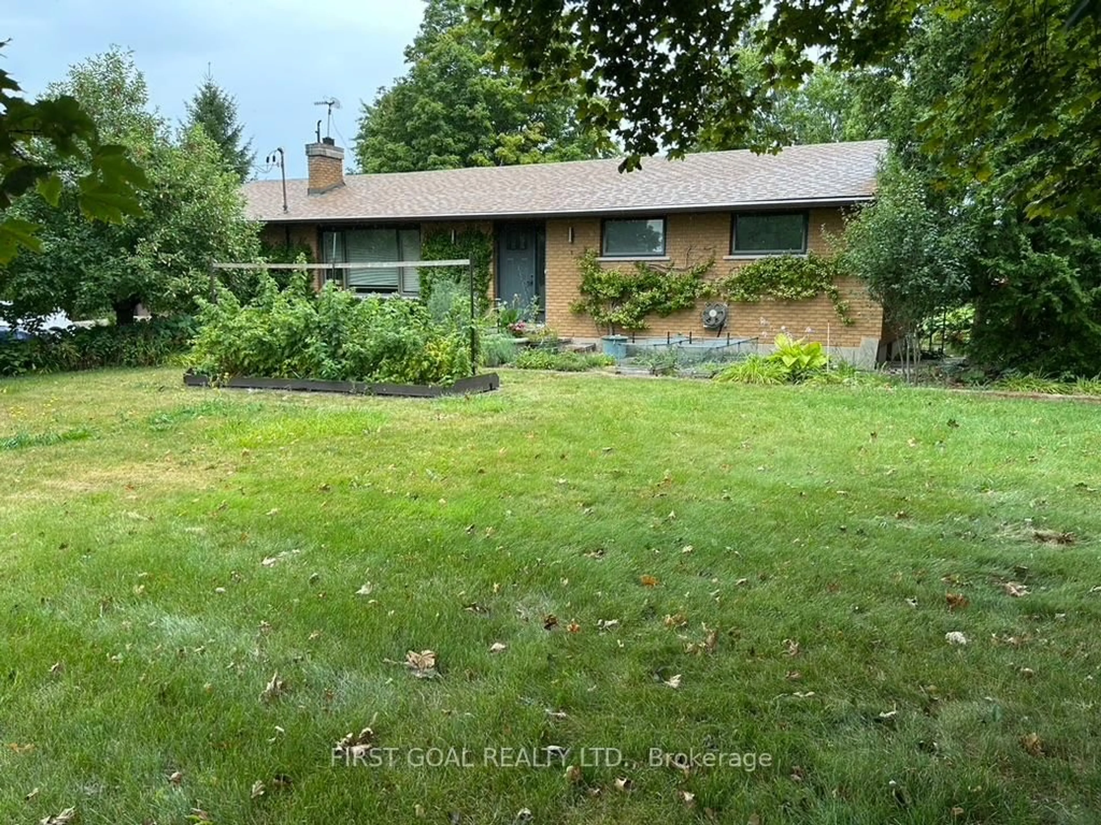 A pic from outside/outdoor area/front of a property/back of a property/a pic from drone, unknown for 2057 Sideroad 18 Sdrd, New Tecumseth Ontario L0G 1W0