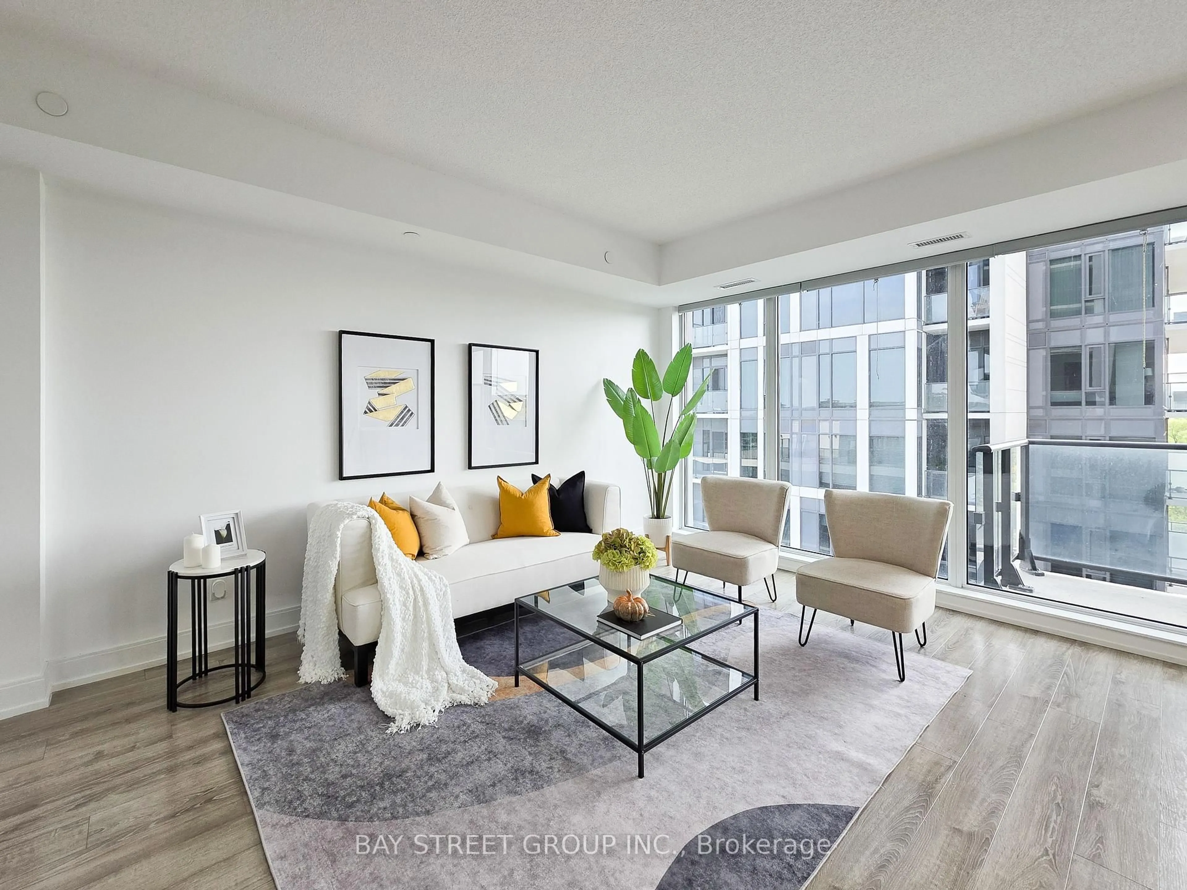 Living room with furniture, unknown for 9608 Yonge St #705B, Richmond Hill Ontario L4C 0X4
