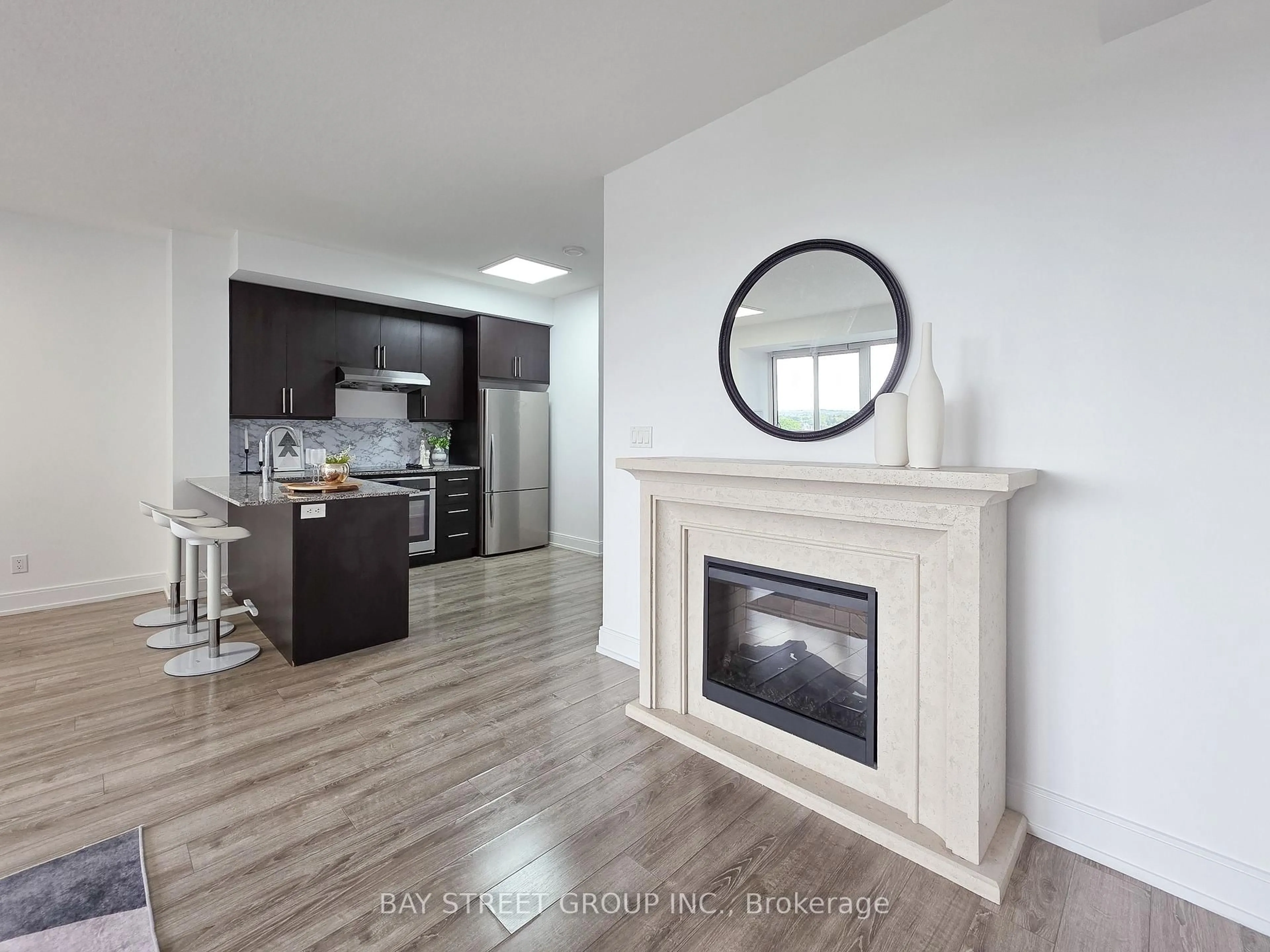 Open concept kitchen, unknown for 9608 Yonge St #705B, Richmond Hill Ontario L4C 0X4