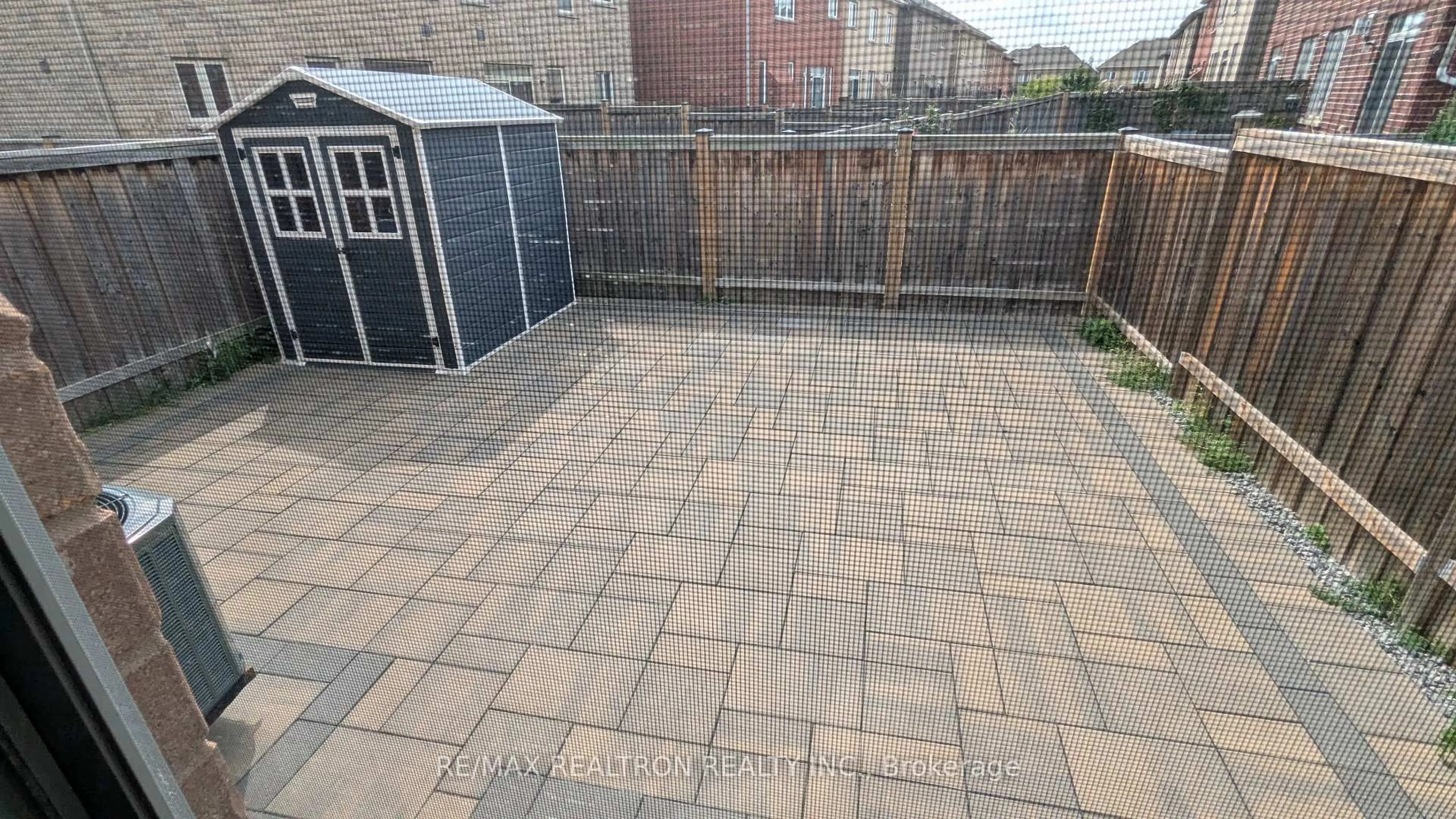Patio, street for 122 William Berczy Blvd, Markham Ontario L6C 0S3