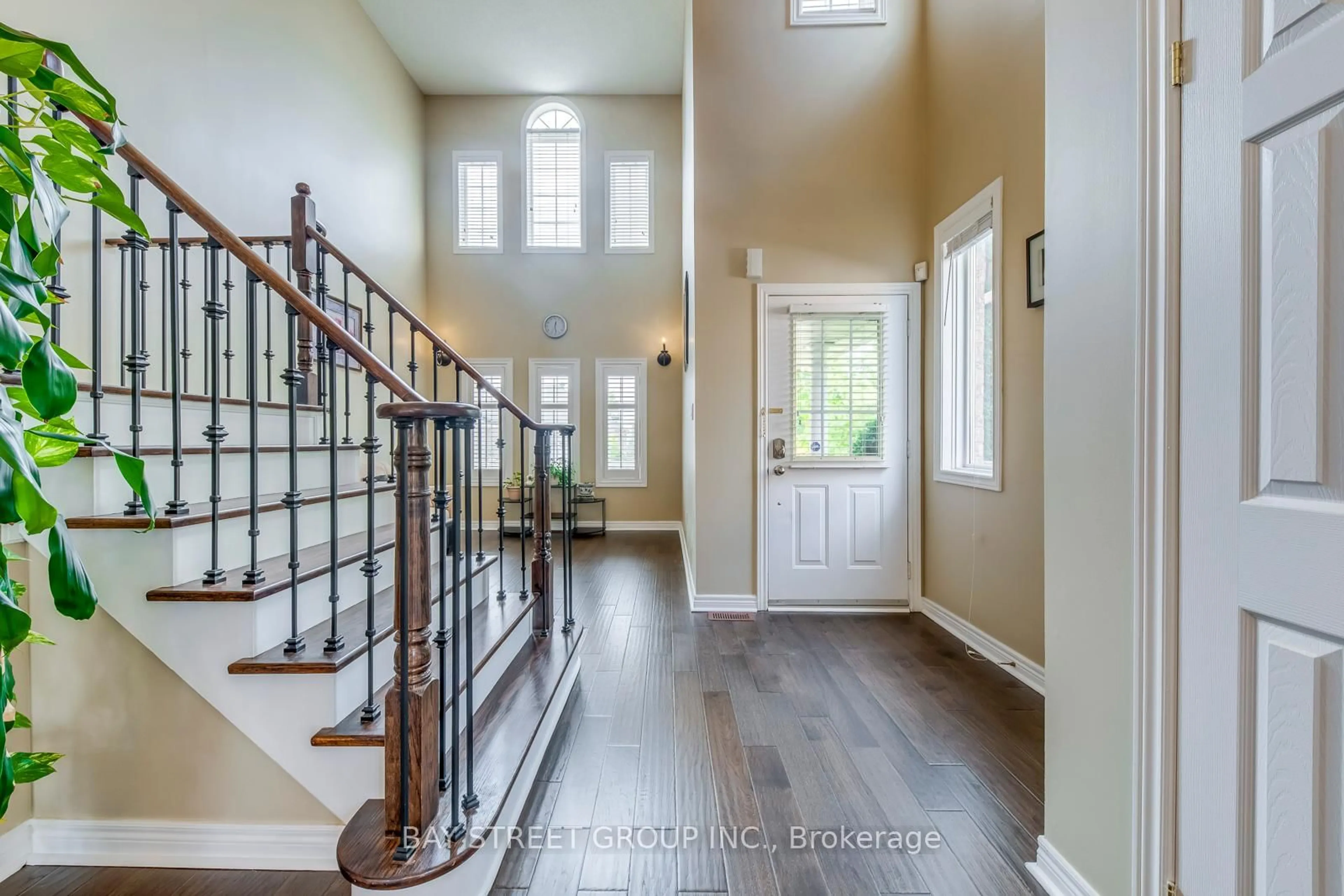 Indoor entryway for 217 Napa Valley Ave, Vaughan Ontario L4H 1L3