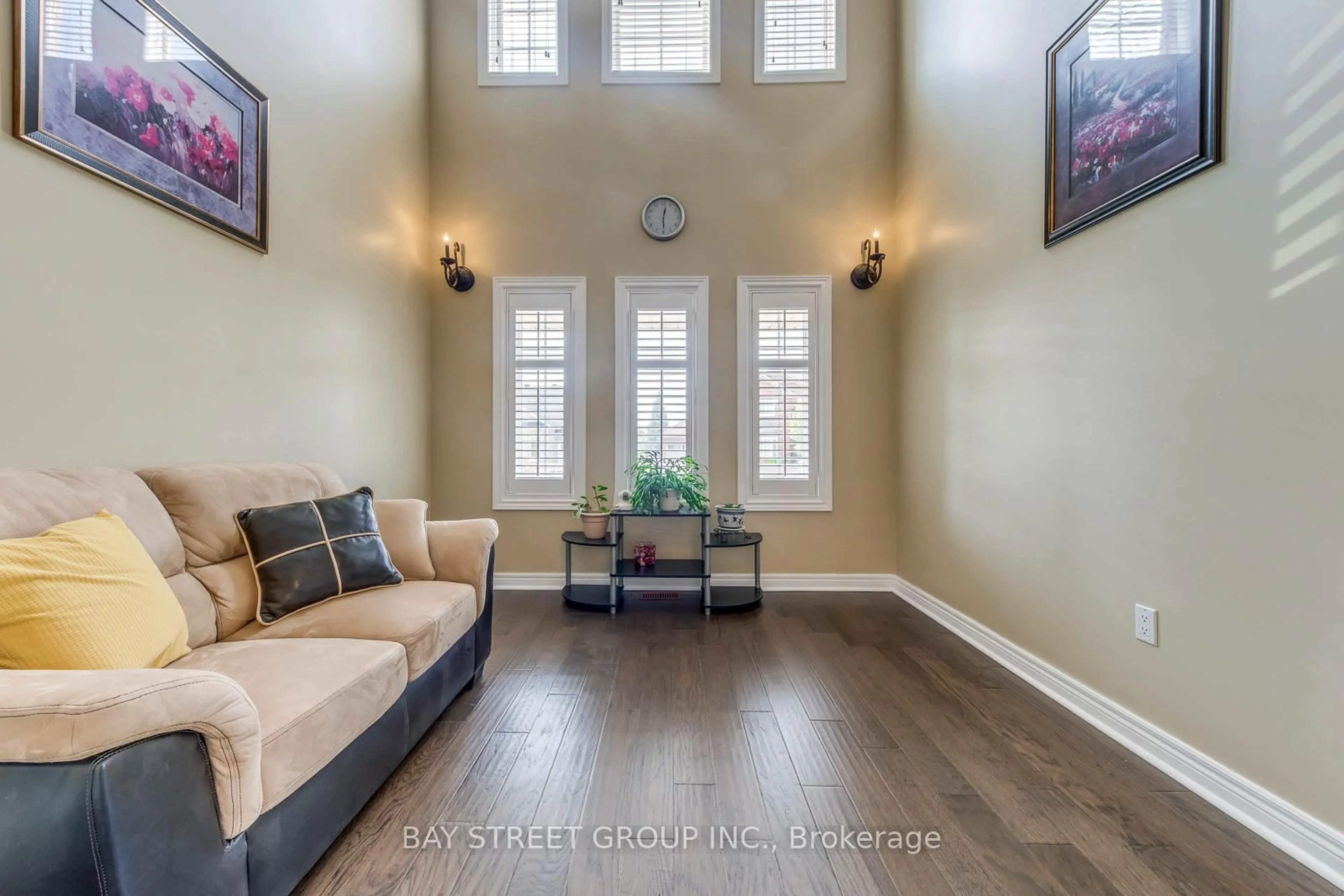 Indoor entryway for 217 Napa Valley Ave, Vaughan Ontario L4H 1L3