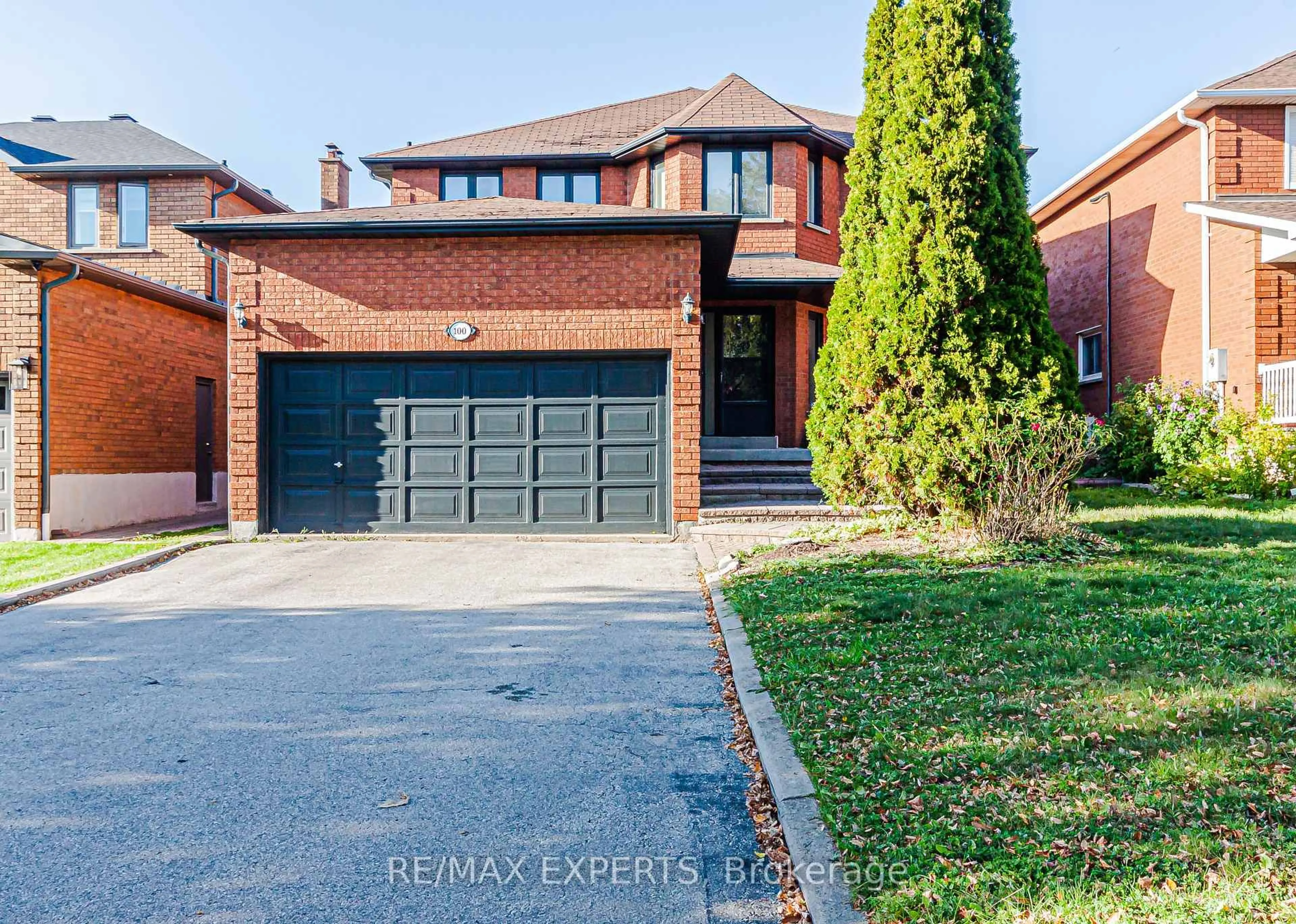 Home with brick exterior material, street for 100 Nimbus Pl, Vaughan Ontario L4L 1Z7