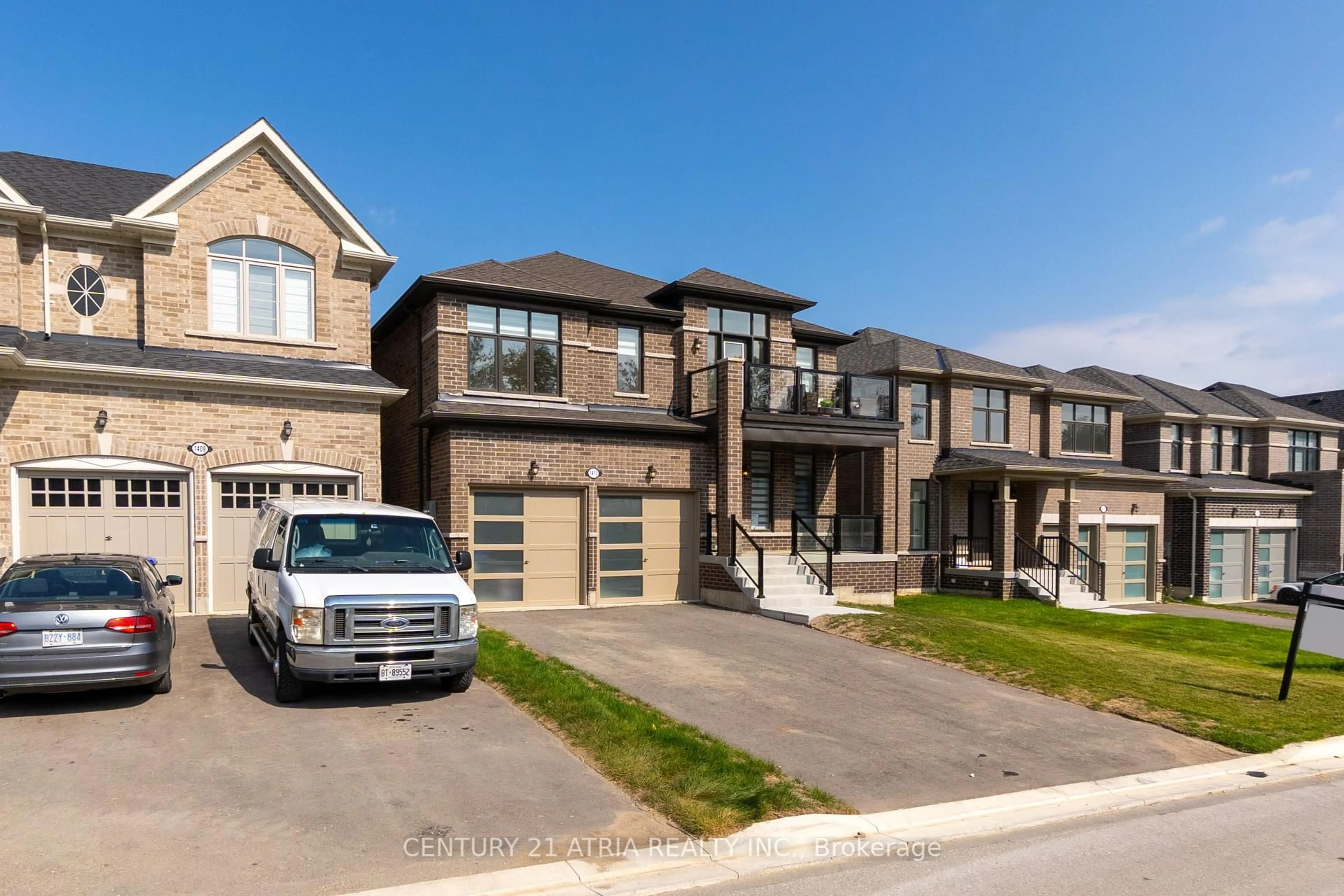 Home with brick exterior material, street for 1413 Davis Loop, Innisfil Ontario L0L 1W0