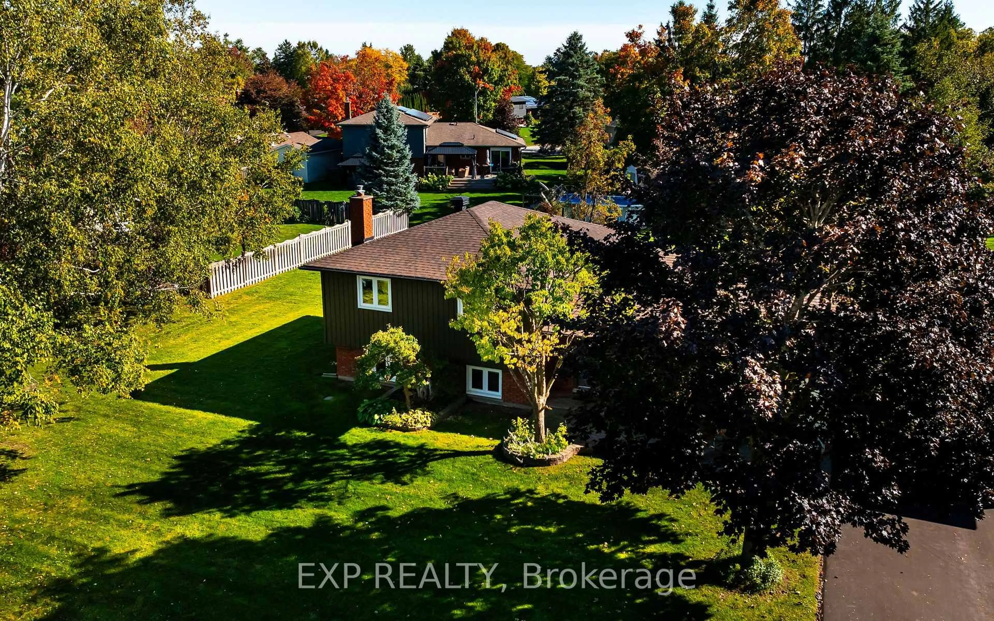 A pic from outside/outdoor area/front of a property/back of a property/a pic from drone, water/lake/river/ocean view for 258 Nelson Cres, Innisfil Ontario L9S 1E7