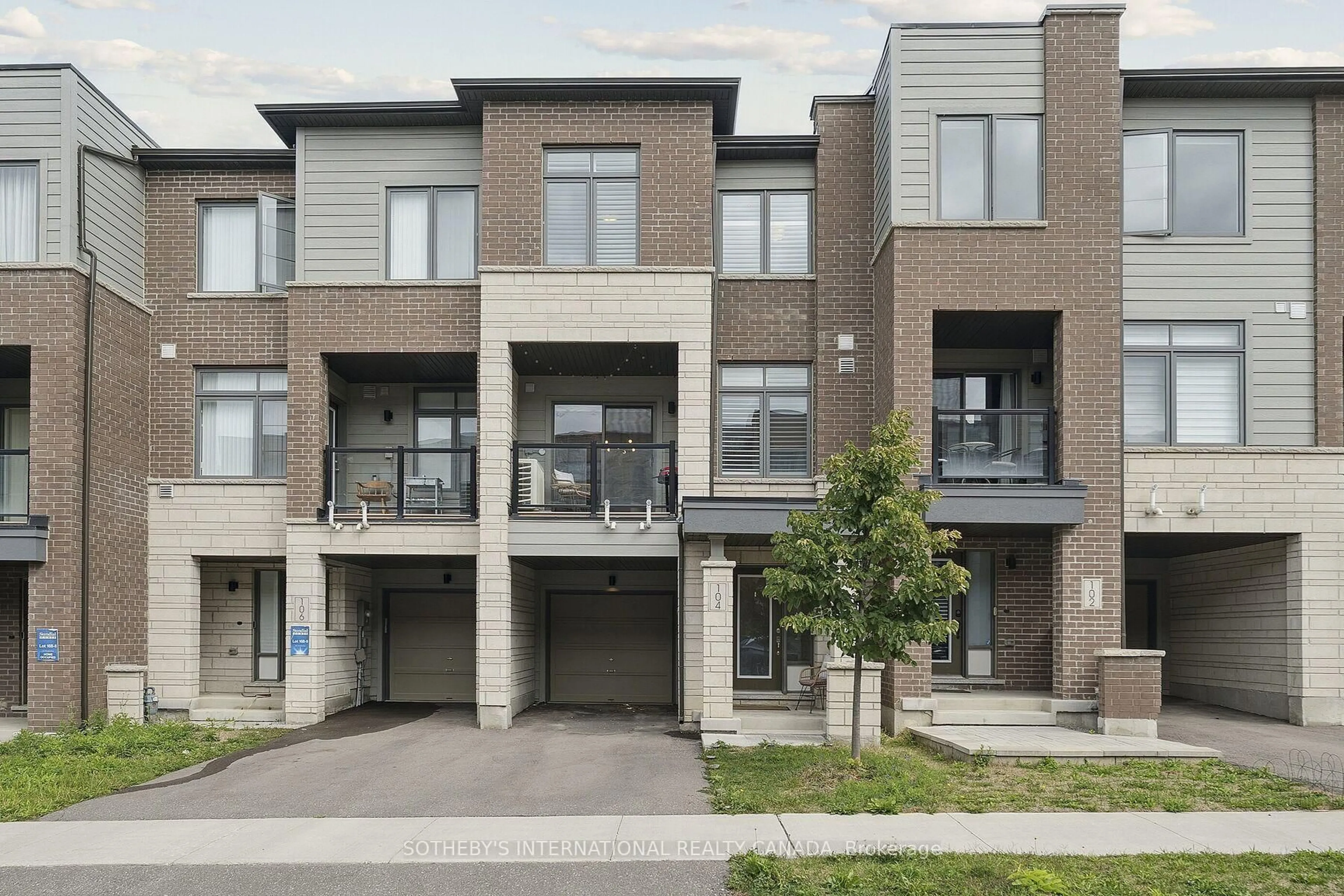 Unknown for 104 Bravo Lane, Newmarket Ontario L3X 0K8