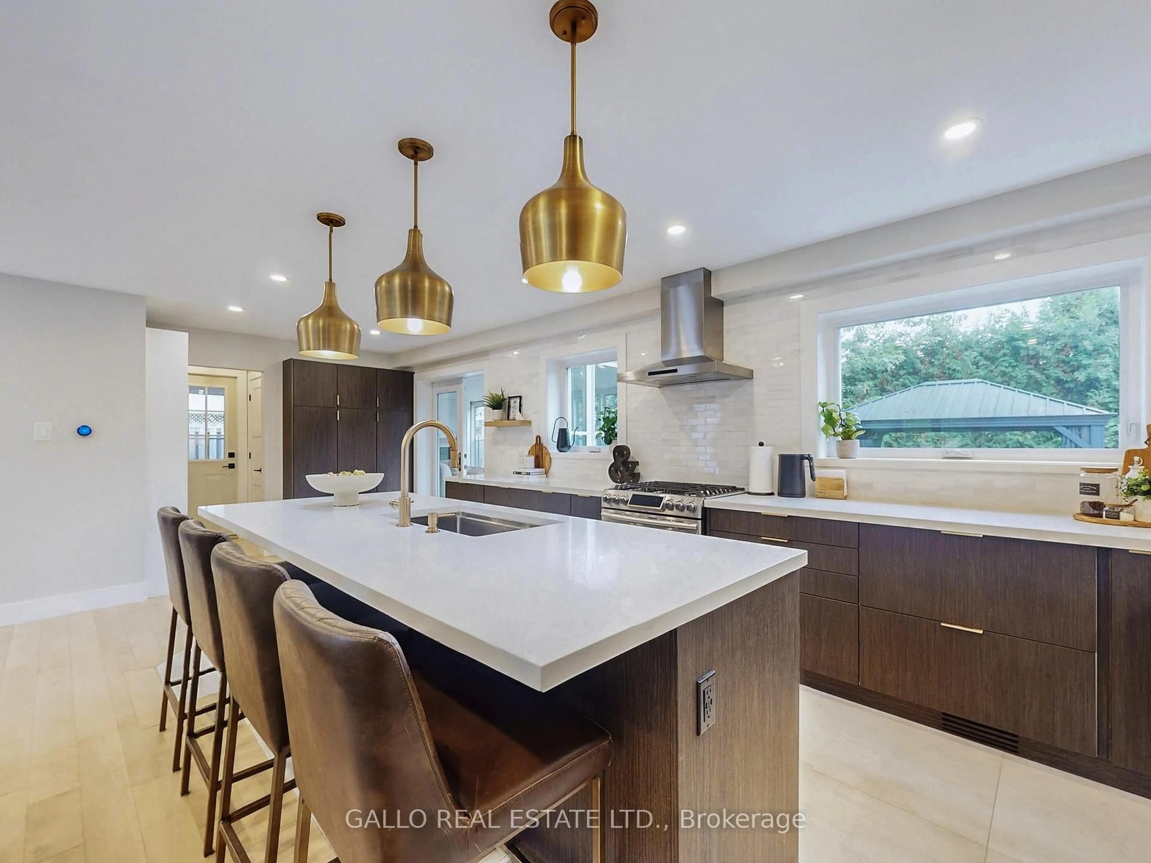 Open concept kitchen, ceramic/tile floor for 17 Sir Caradoc Pl, Markham Ontario L3P 2X5