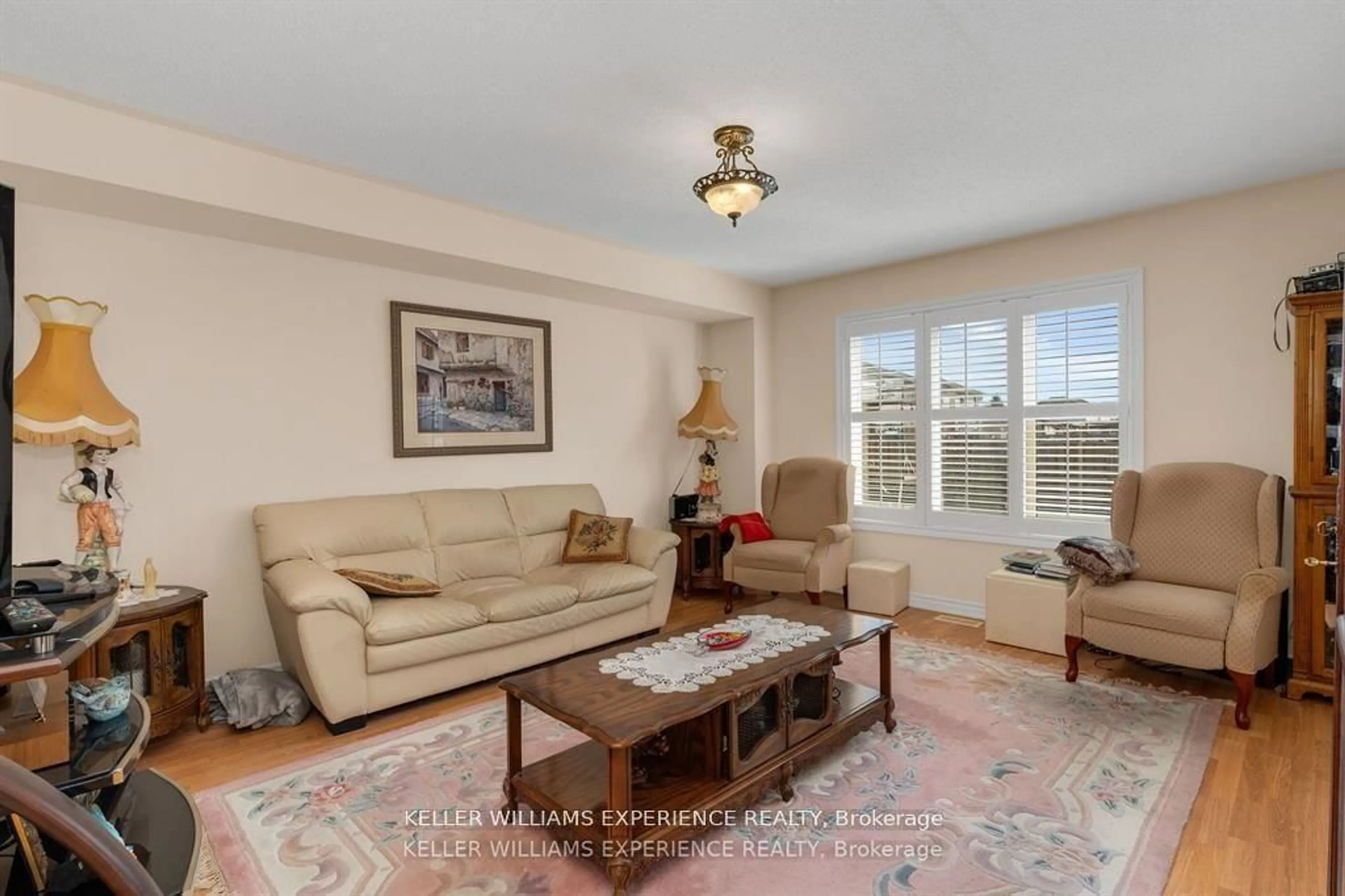 Living room with furniture, unknown for 503 Simcoe Rd, Bradford West Gwillimbury Ontario L3Z 3C4