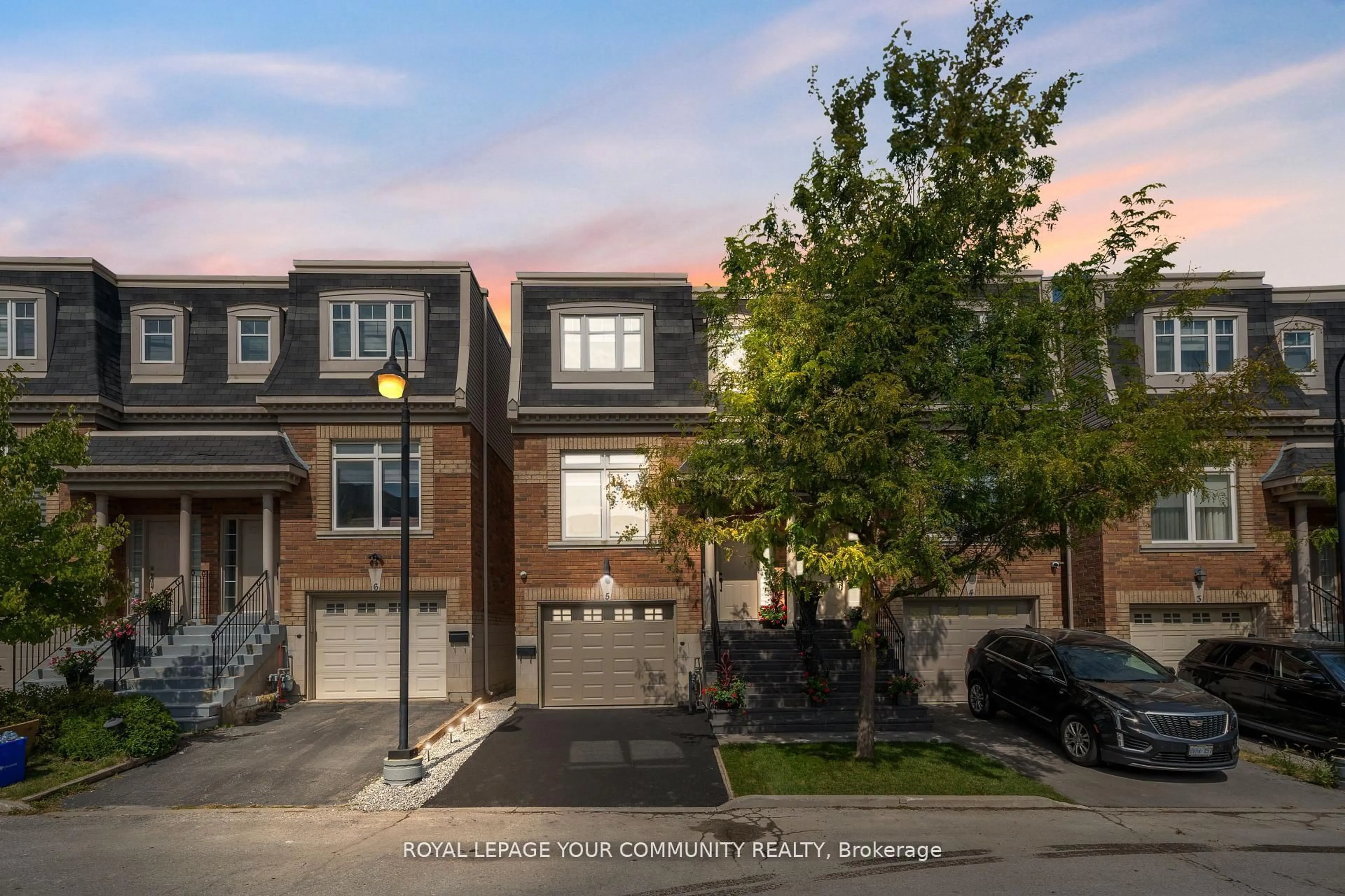 Home with brick exterior material, street for 8032 Kipling Ave #5, Vaughan Ontario L4L 2A1