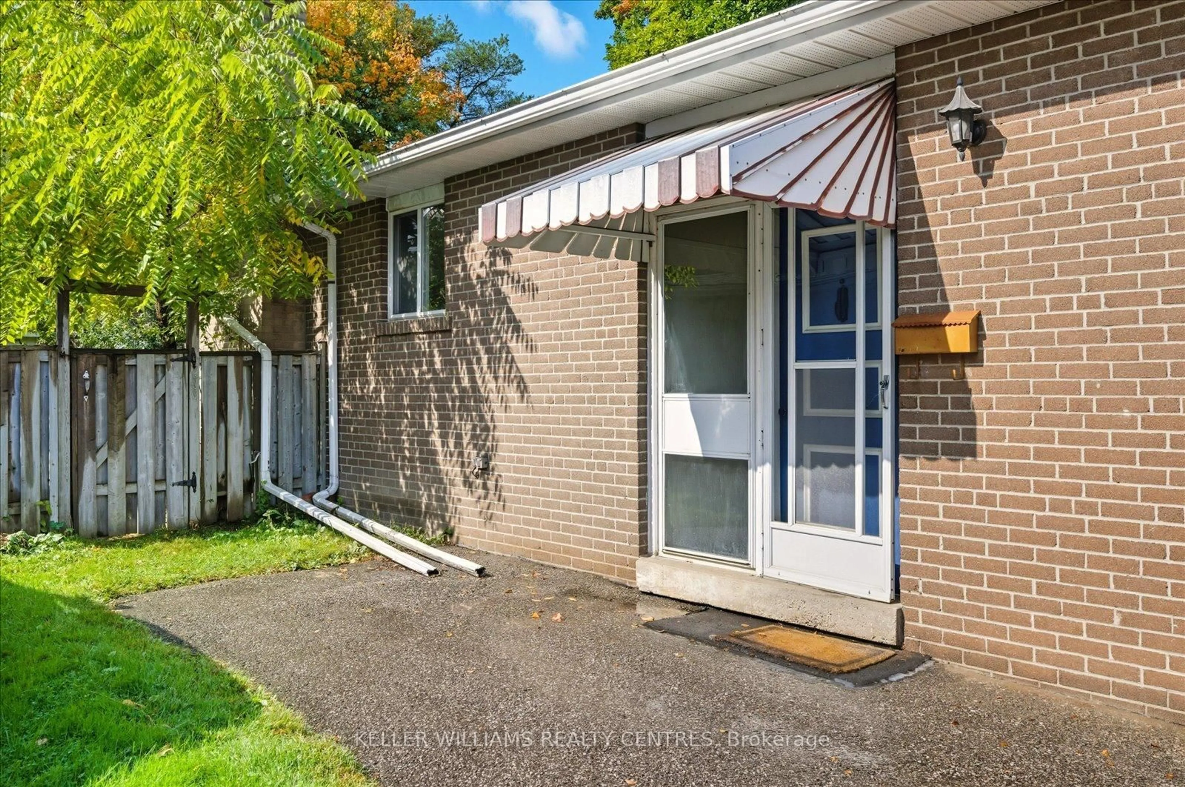 Unknown for 112 Eden Crt, Newmarket Ontario L3Y 2X5
