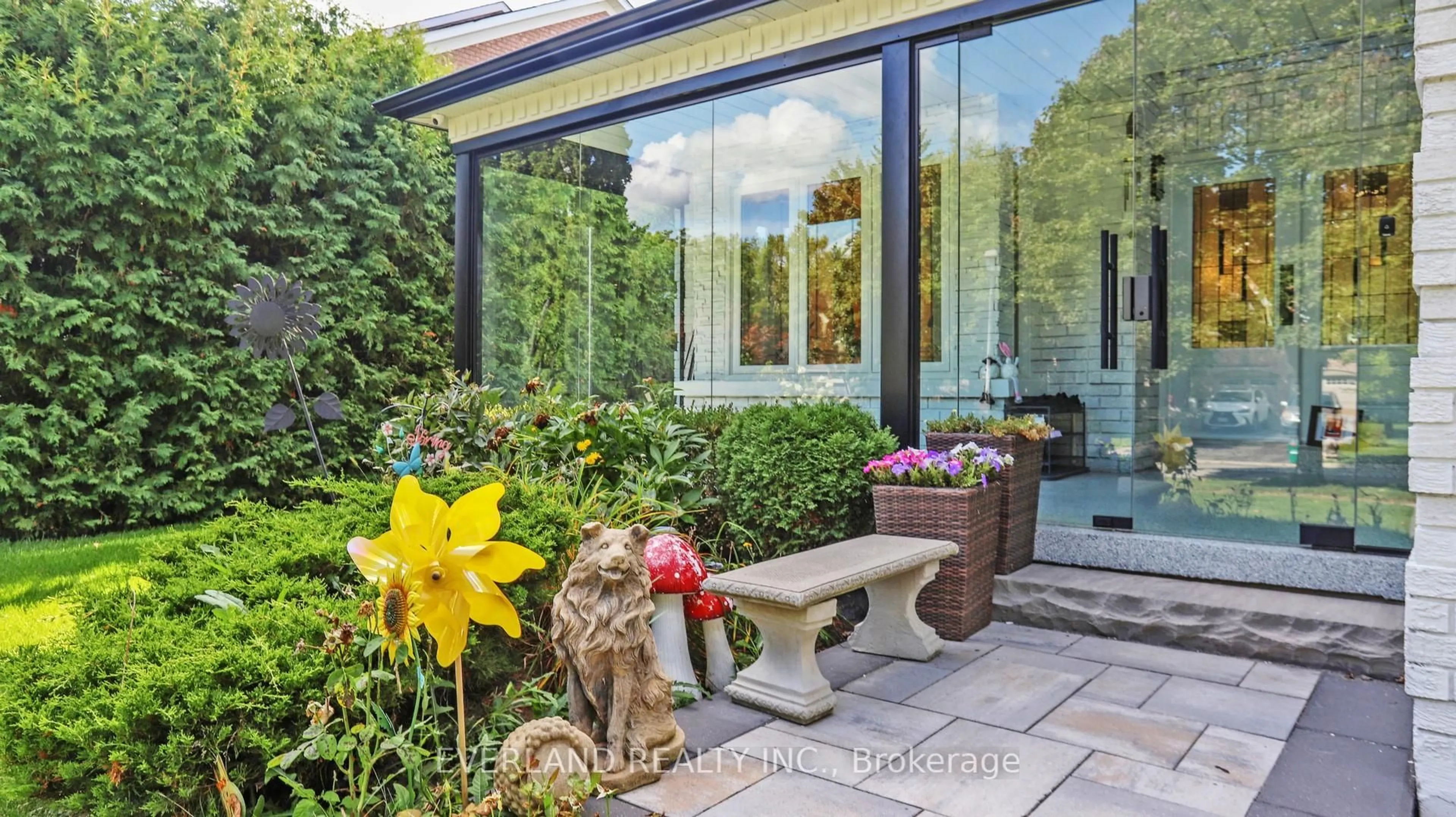 Patio, street for 1109 Secretariate Rd, Newmarket Ontario L3X 1M4