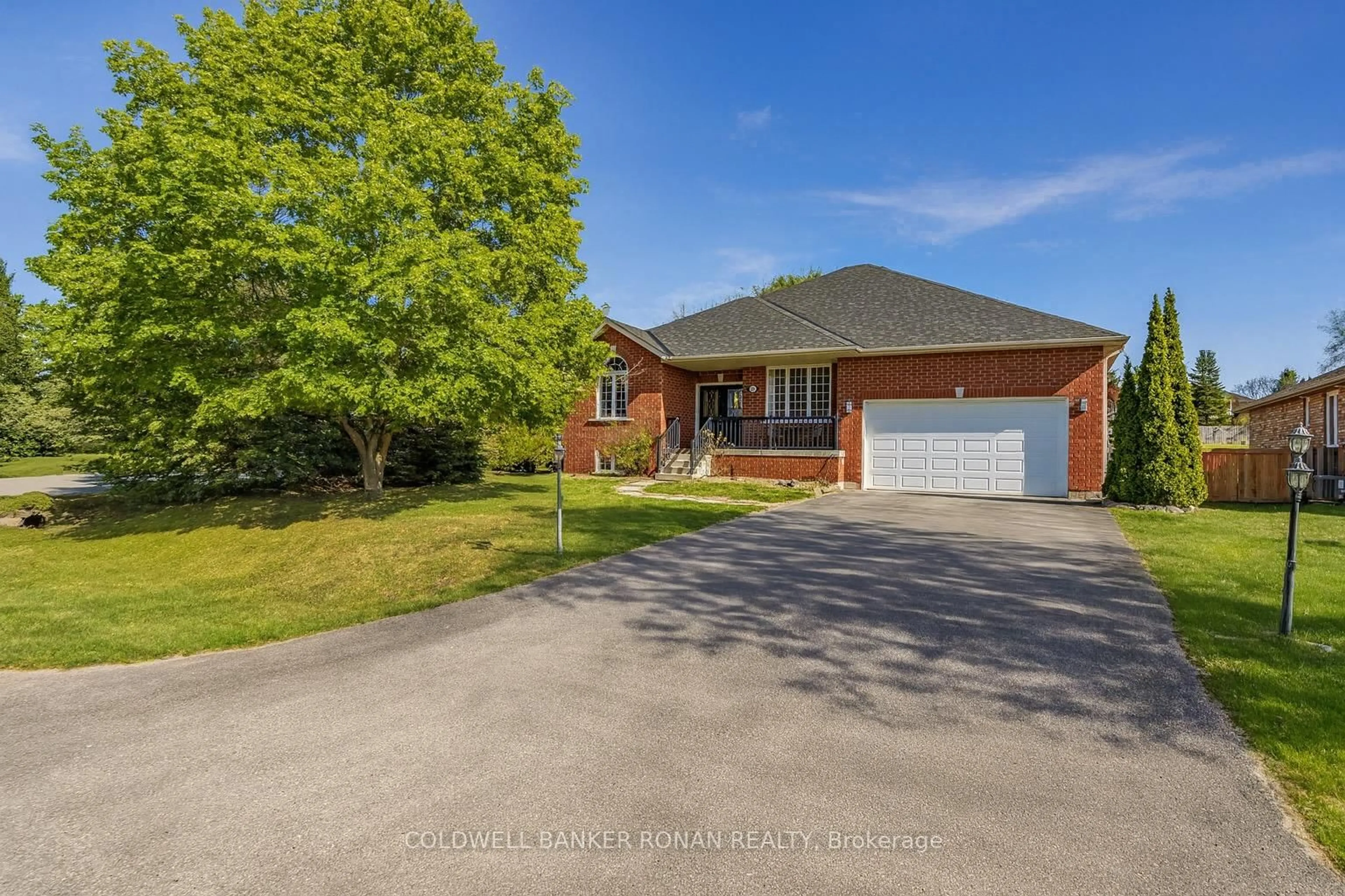 A pic from outside/outdoor area/front of a property/back of a property/a pic from drone, street for 28 Dekker St, Adjala-Tosorontio Ontario L0M 1J0