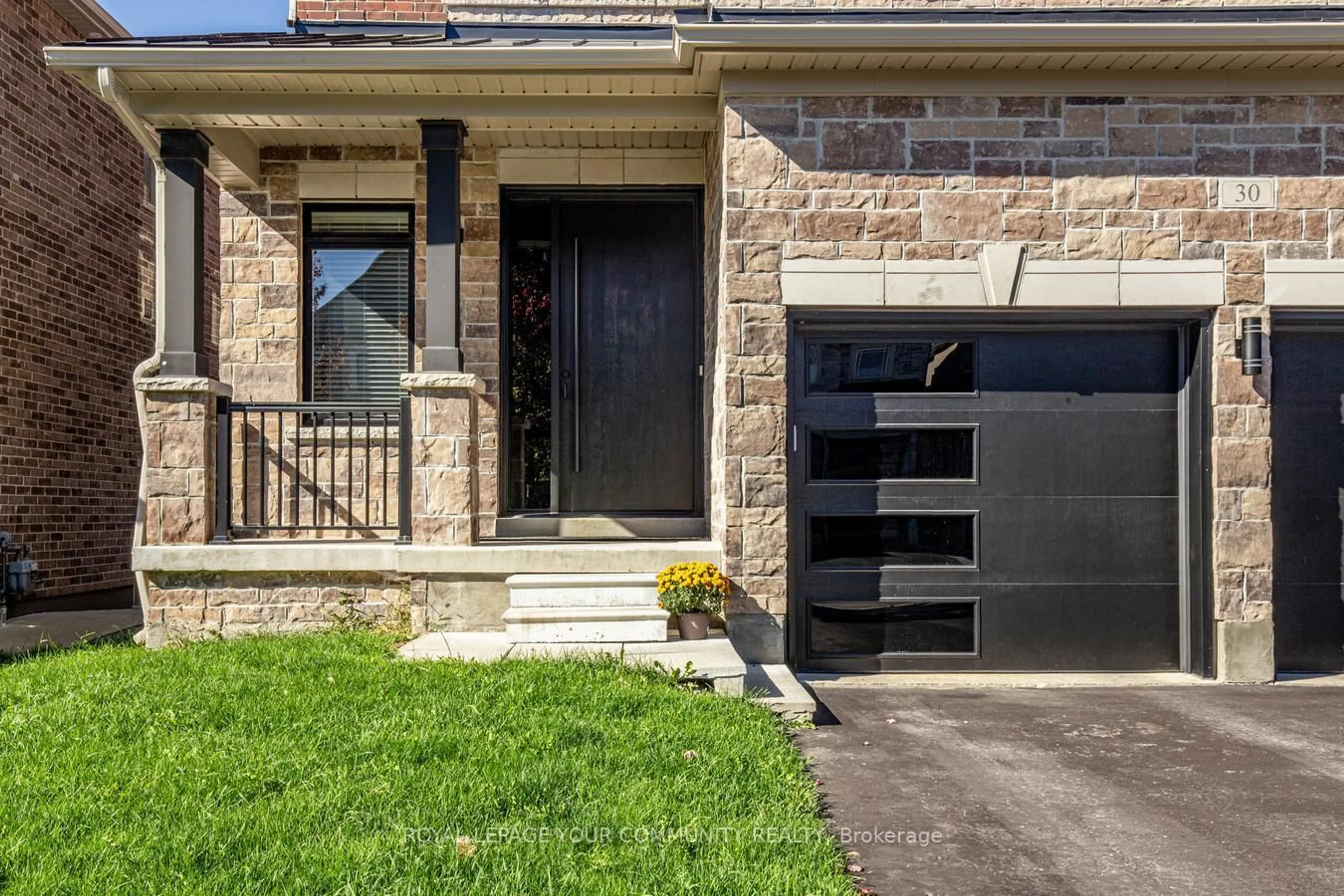 Home with brick exterior material, street for 30 Tyndall Dr, Bradford West Gwillimbury Ontario L3Z 4G6