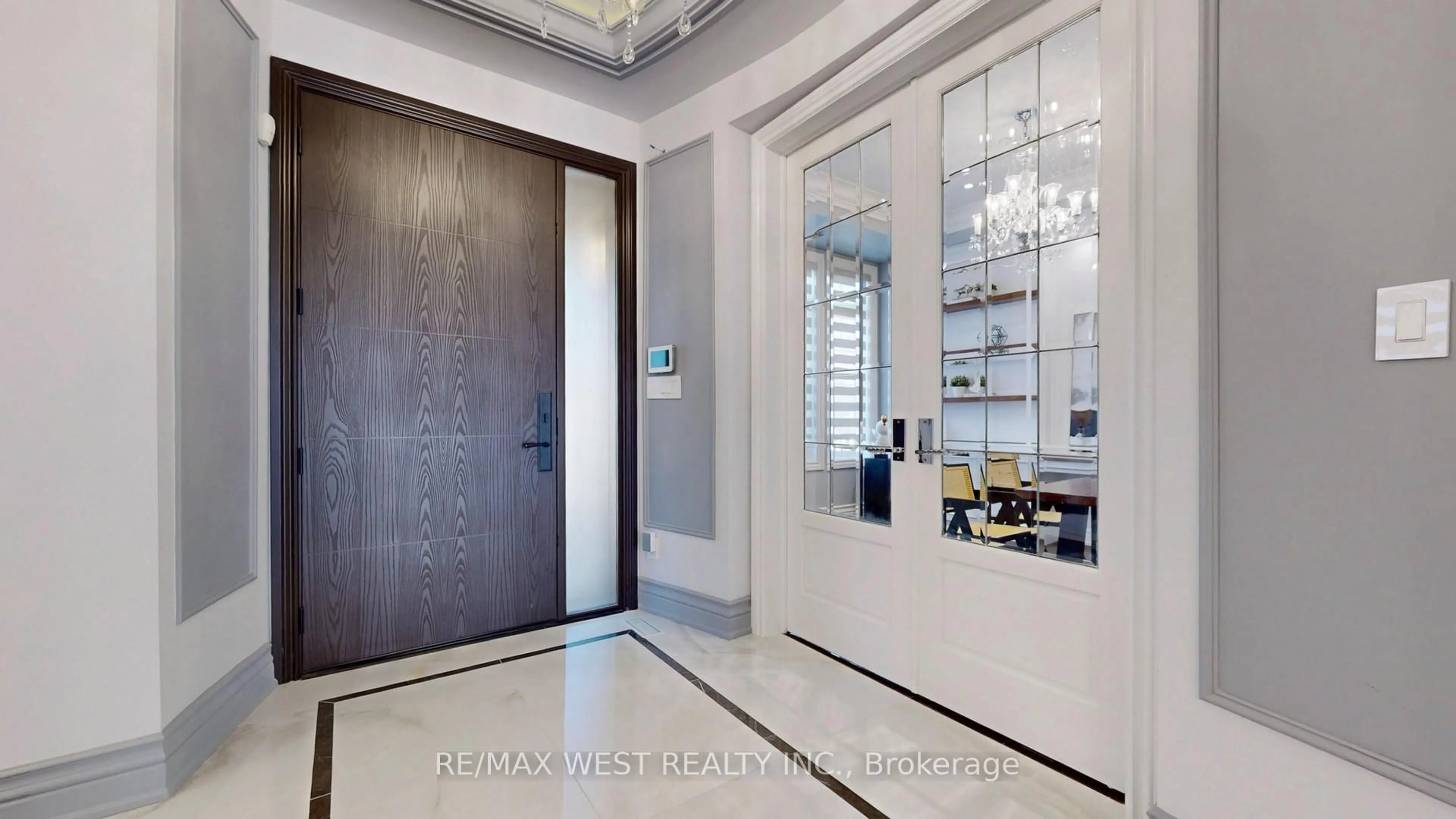 Indoor entryway for 136 Hailsham Crt, Vaughan Ontario L4H 3P1