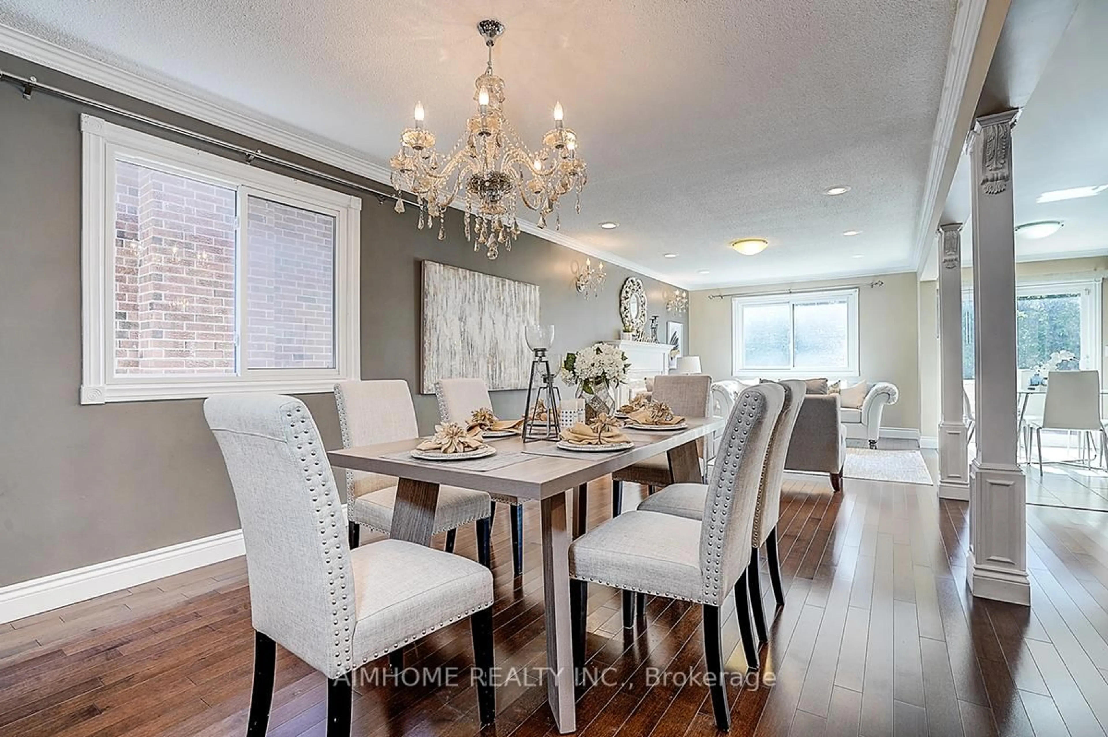 Dining room, wood/laminate floor for 205 Pinewood Dr, Vaughan Ontario L4J 5R7
