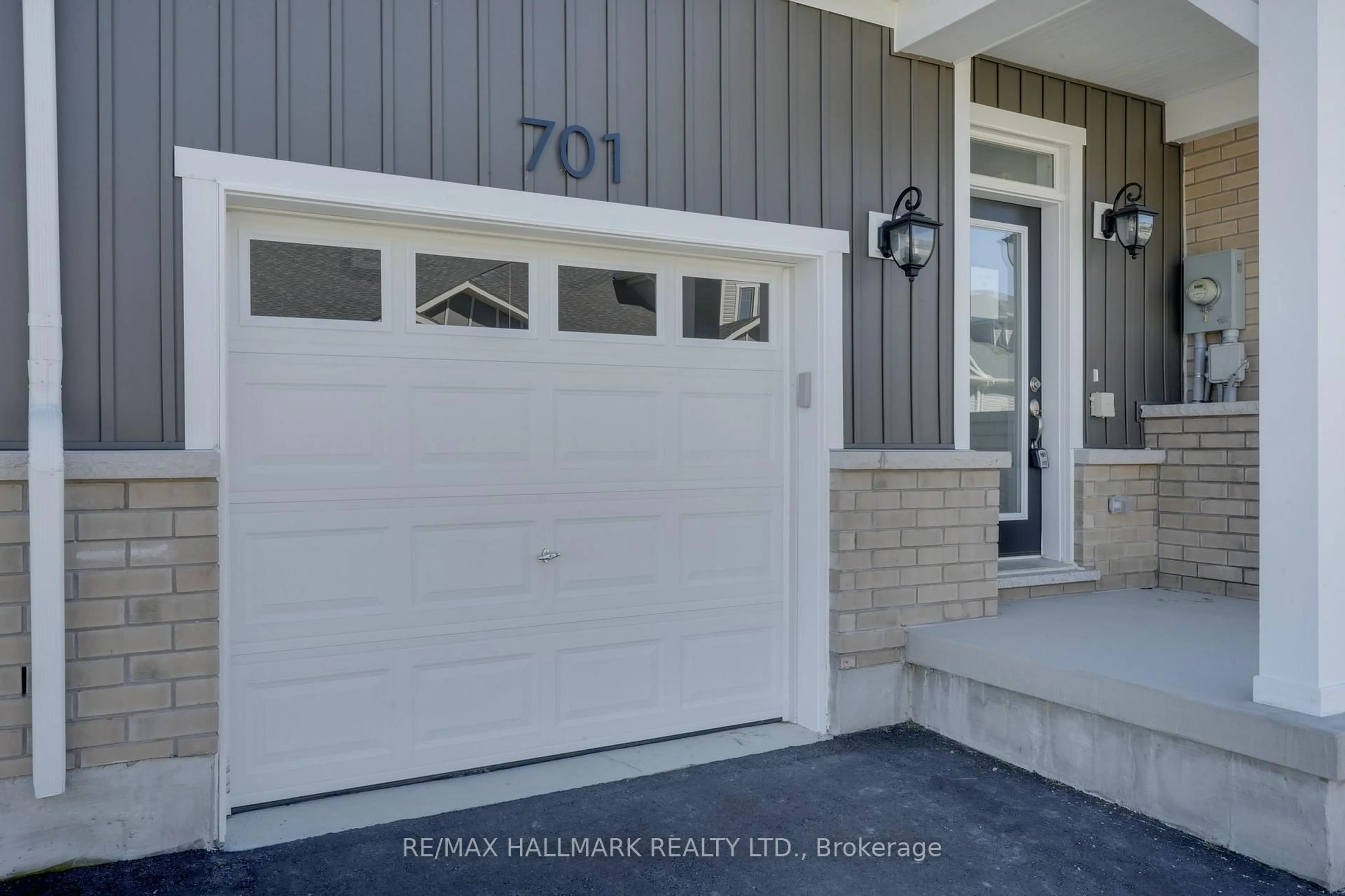 Unknown for 701 Sargeant Pl, Innisfil Ontario L9S 0T2