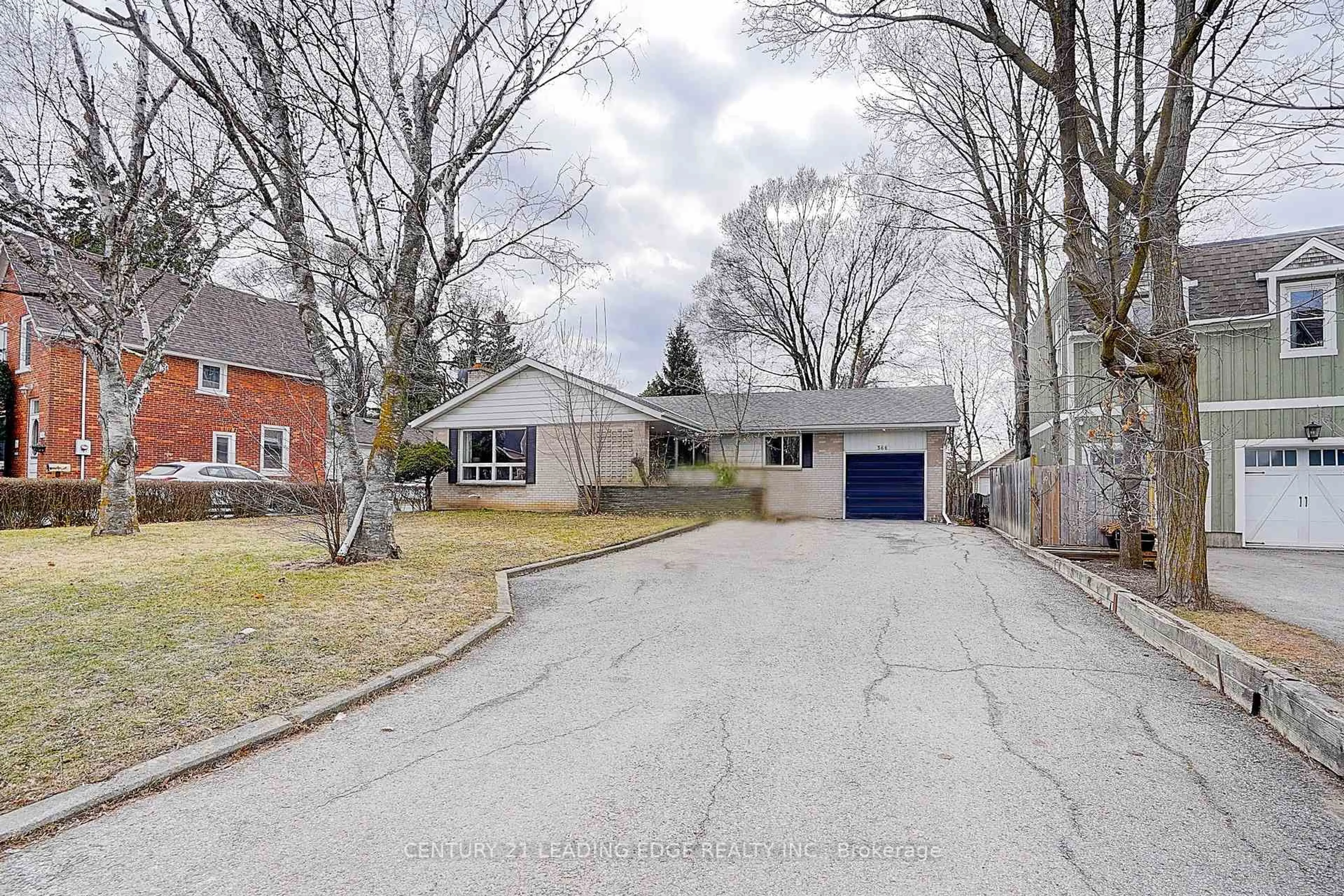 A pic from outside/outdoor area/front of a property/back of a property/a pic from drone, street for 366 MAIN St, Markham Ontario M3P 1Z3