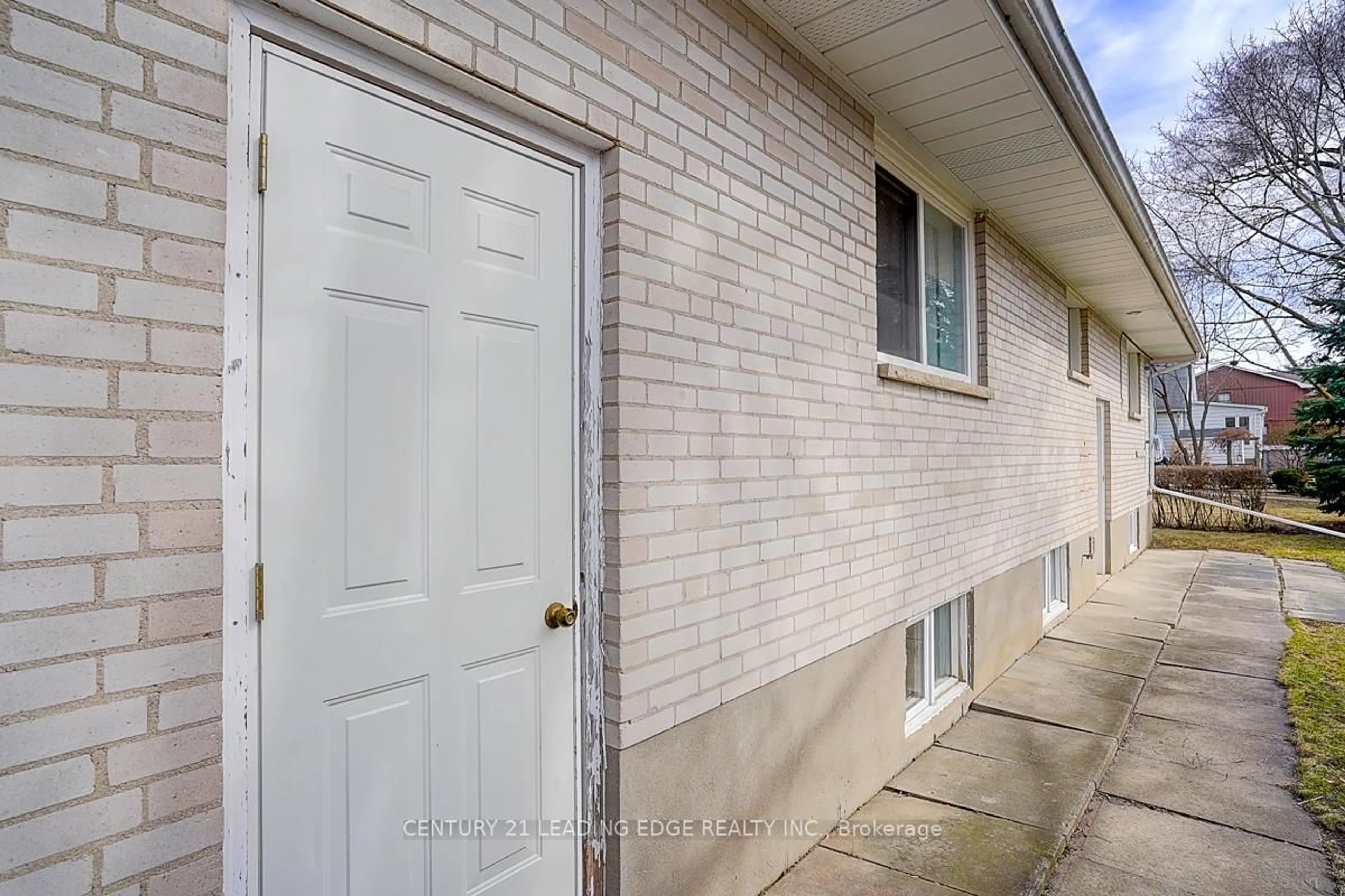 Unknown for 366 MAIN St, Markham Ontario M3P 1Z3