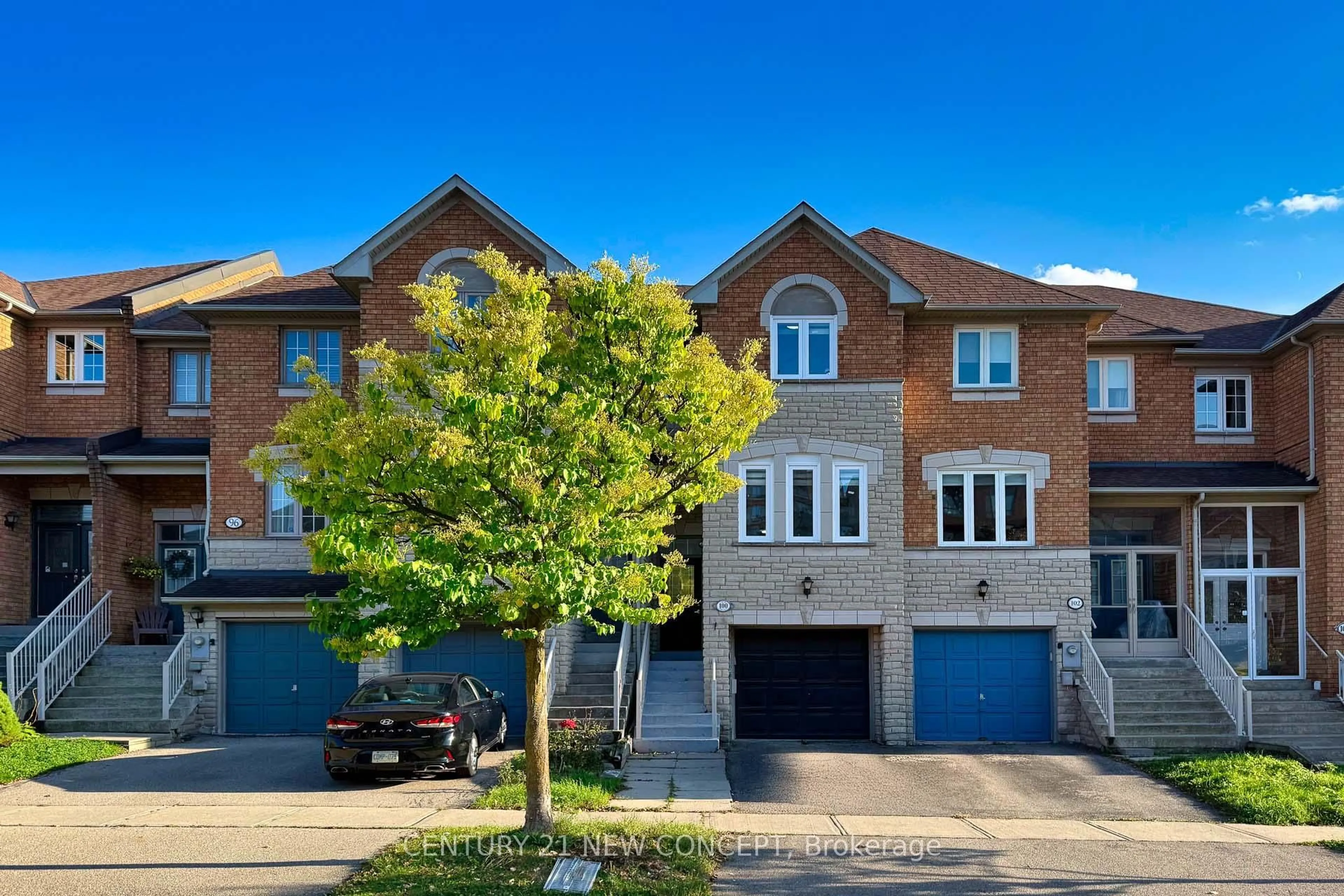 Unknown for 100 Coburg Cres, Richmond Hill Ontario L4B 4E4