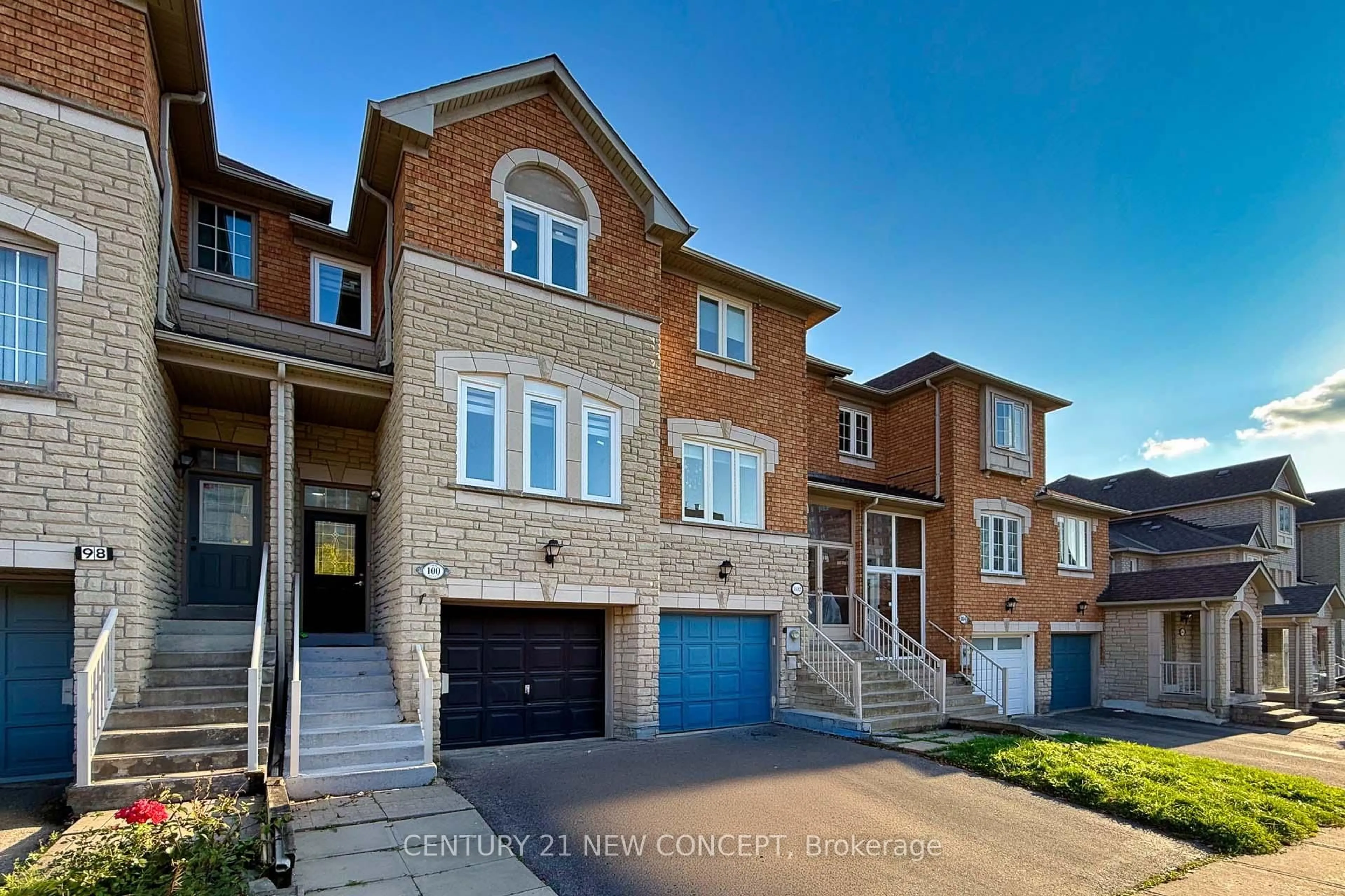 Home with brick exterior material, street for 100 Coburg Cres, Richmond Hill Ontario L4B 4E4