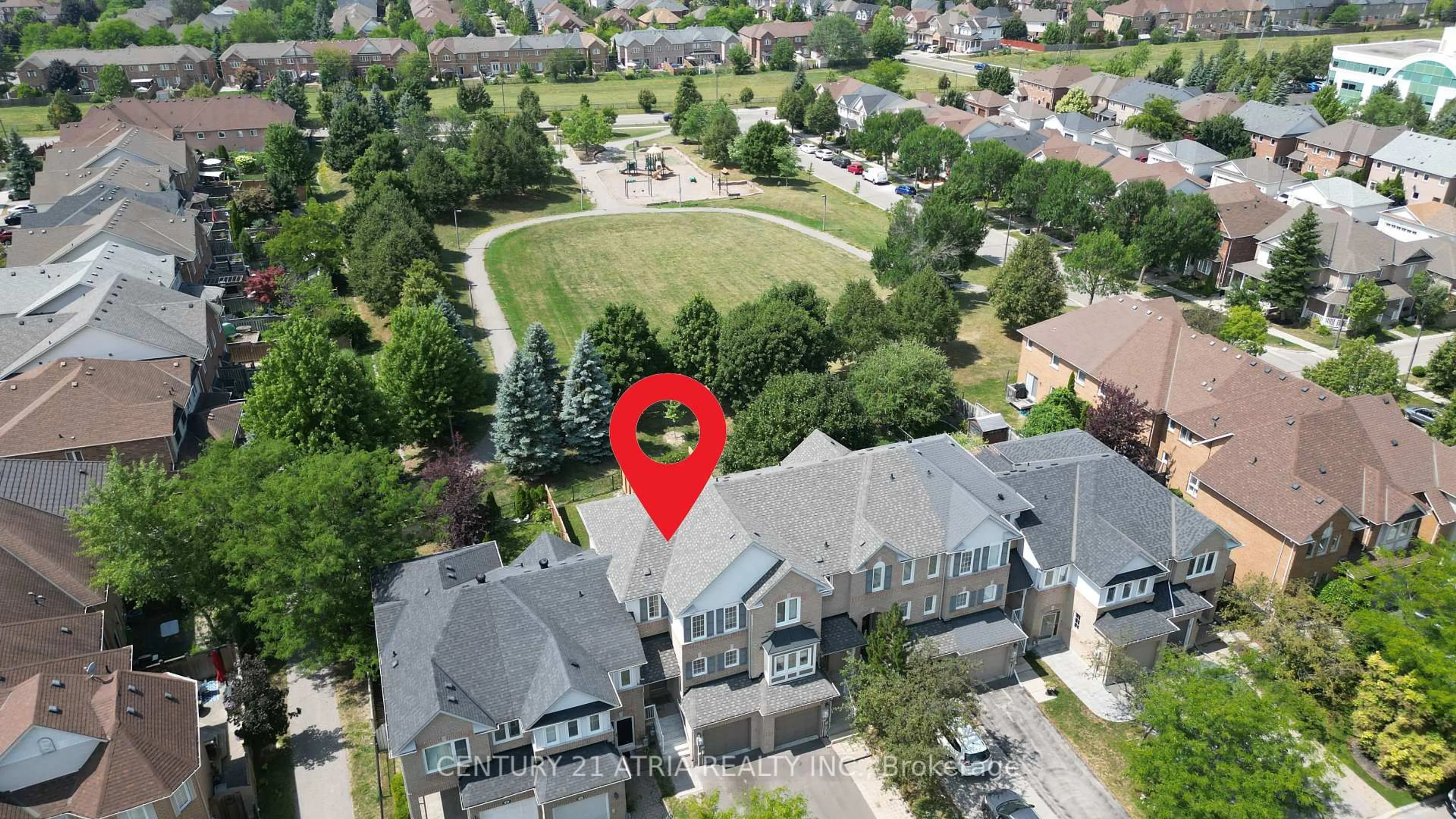 A pic from outside/outdoor area/front of a property/back of a property/a pic from drone, street for 12 Stiles Ave, Aurora Ontario L4G 7N3