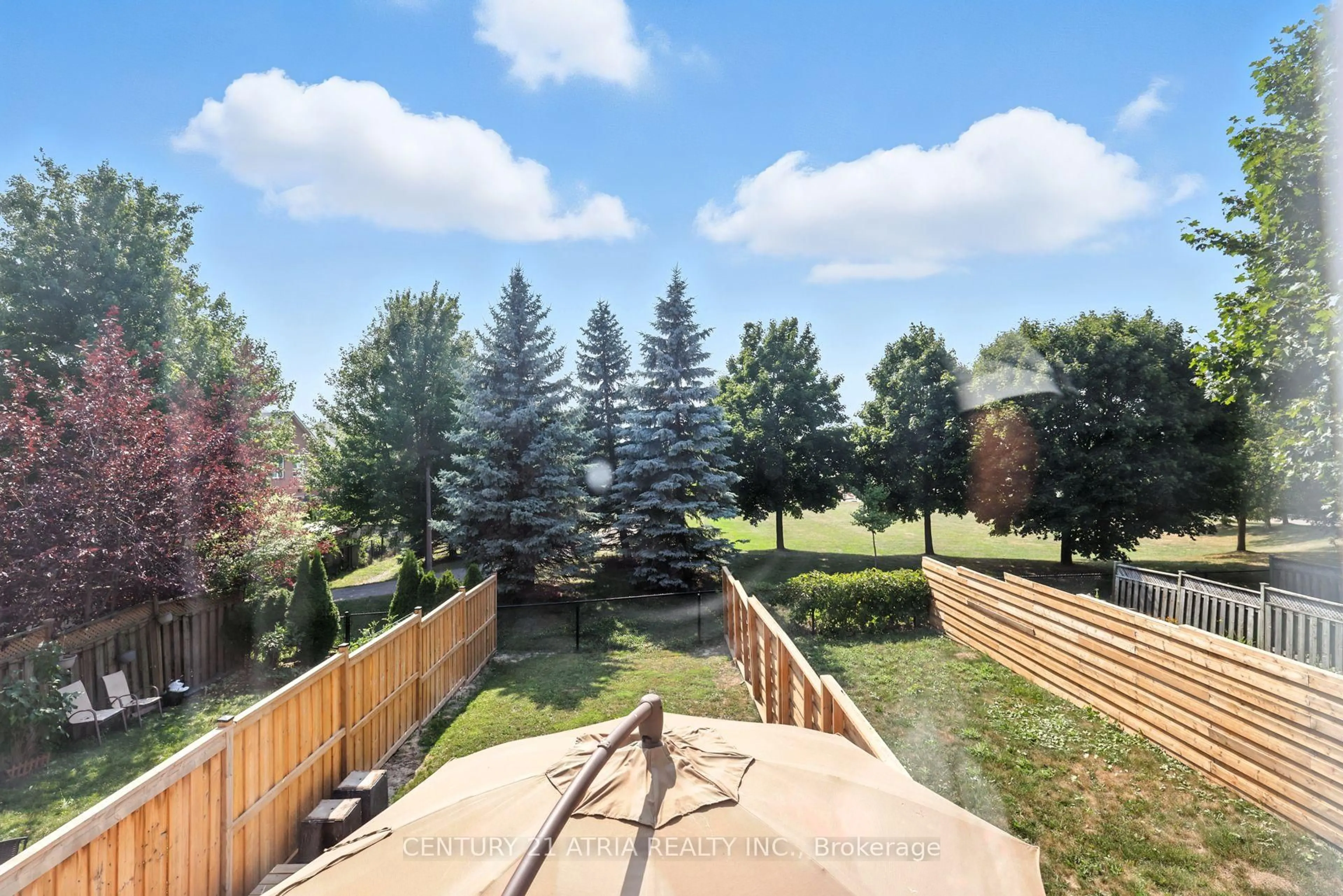 A pic from outside/outdoor area/front of a property/back of a property/a pic from drone, forest/trees view for 12 Stiles Ave, Aurora Ontario L4G 7N3