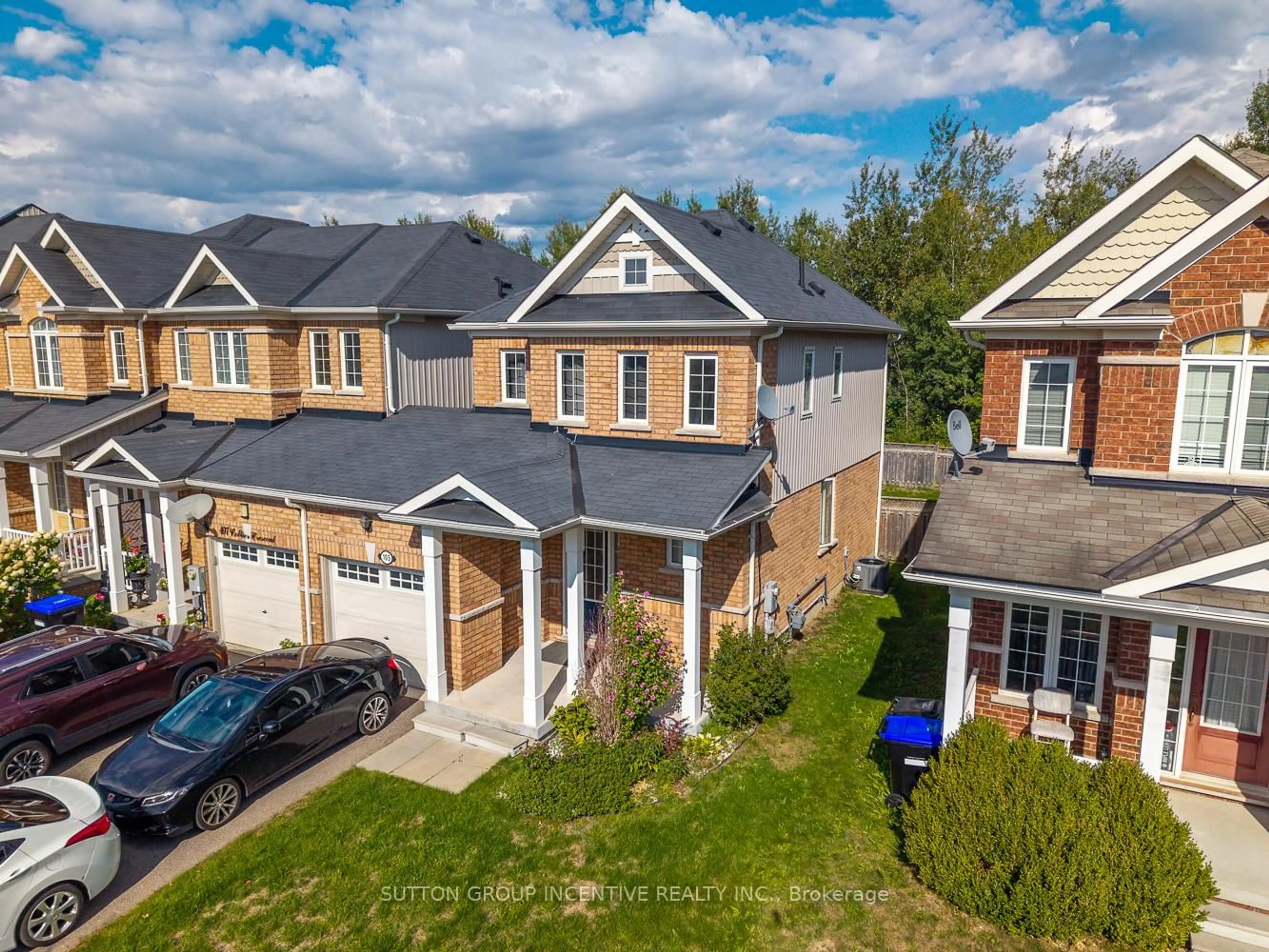 A pic from outside/outdoor area/front of a property/back of a property/a pic from drone, street for 105 COLLIER Cres, Essa Ontario L0M 1B5