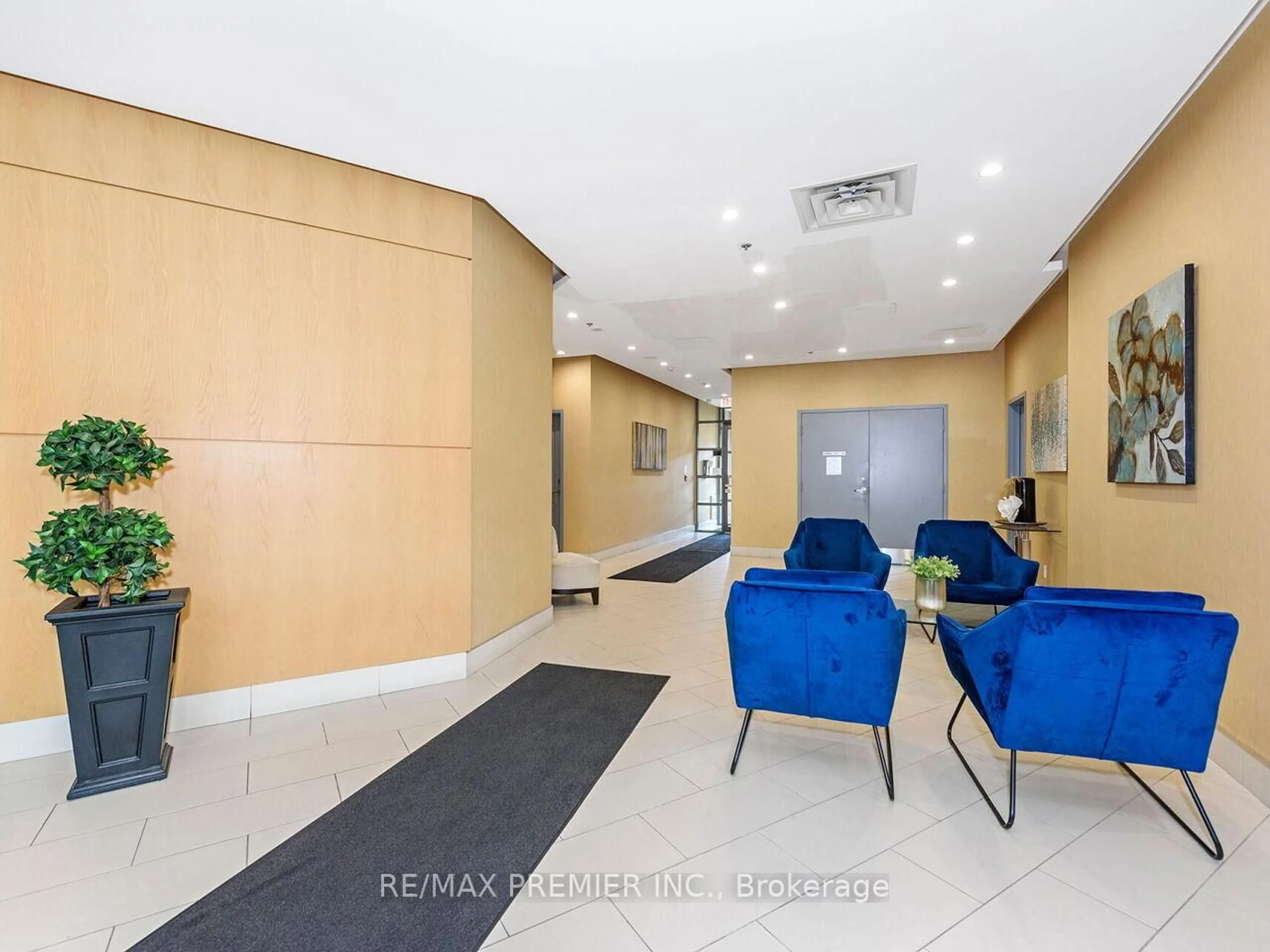 Lobby for 7730 Kipling Ave #313, Vaughan Ontario L4L 1Y9