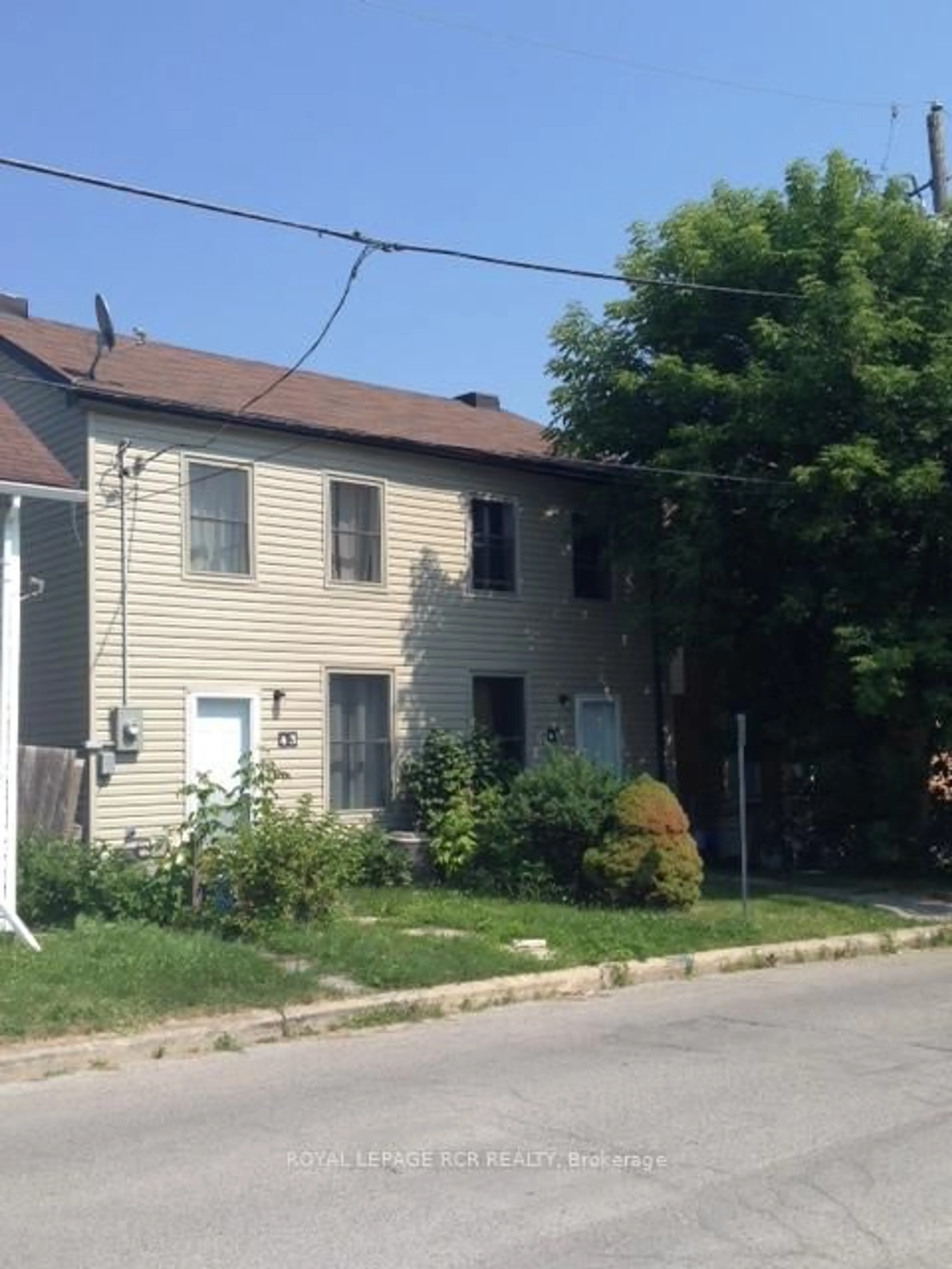 Unknown for 43-45 Drury St, Bradford West Gwillimbury Ontario L3Z 2B4