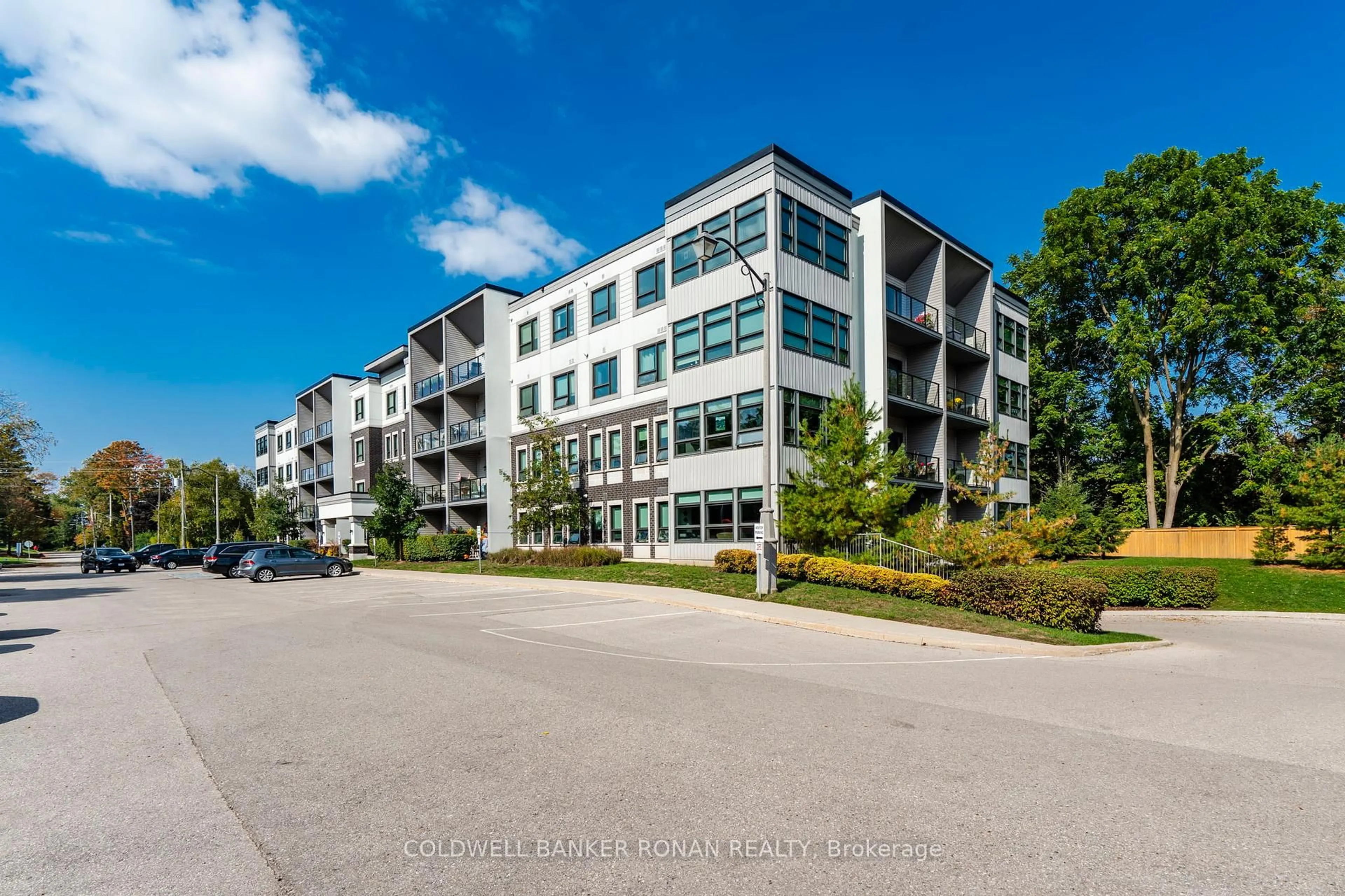 A pic from outside/outdoor area/front of a property/back of a property/a pic from drone, building for 69 Boyne St #103, New Tecumseth Ontario L9R 0N9