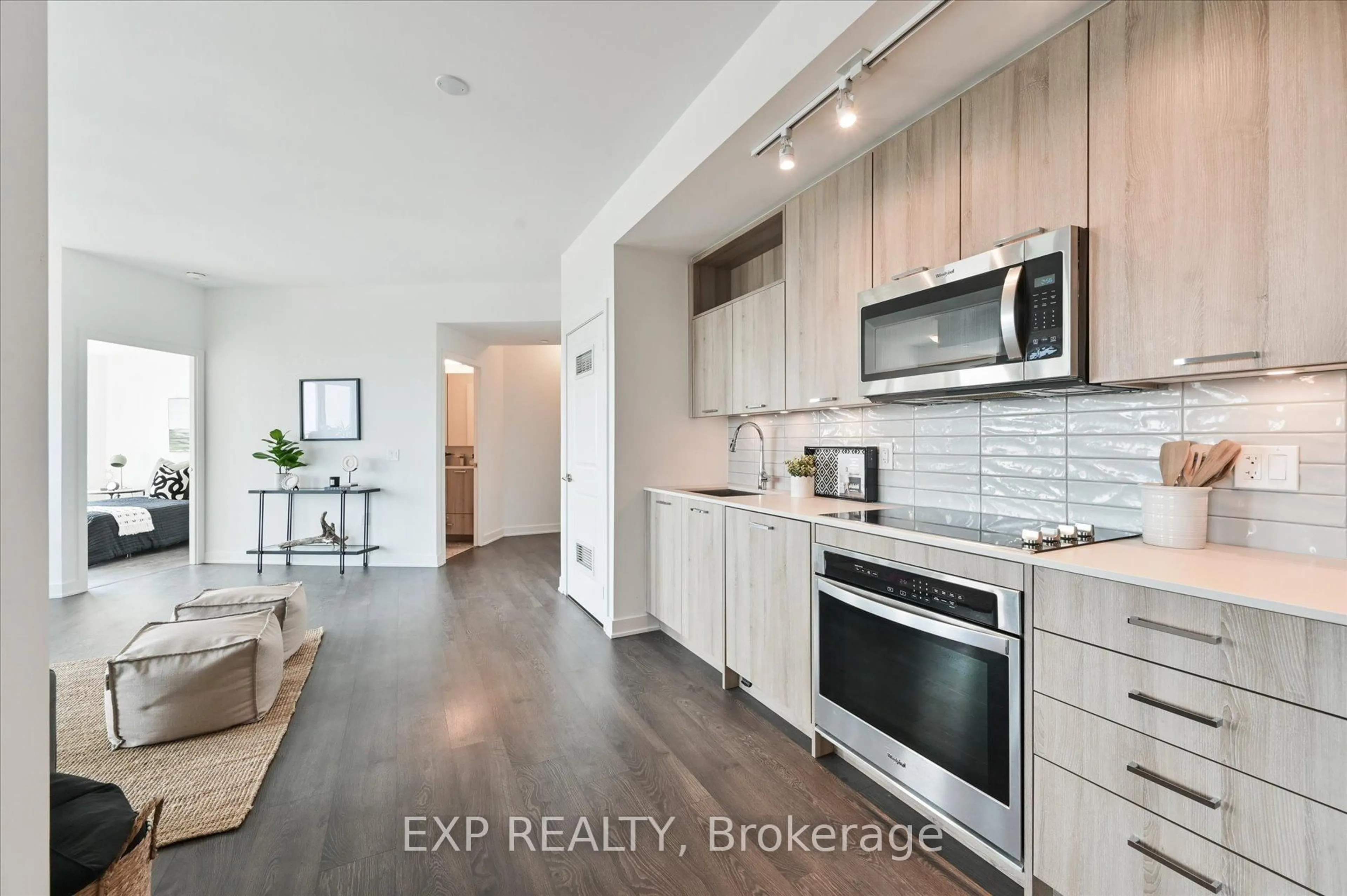 Open concept kitchen, unknown for 120 Eagle Rock Way #1006, Vaughan Ontario L6A 5C2