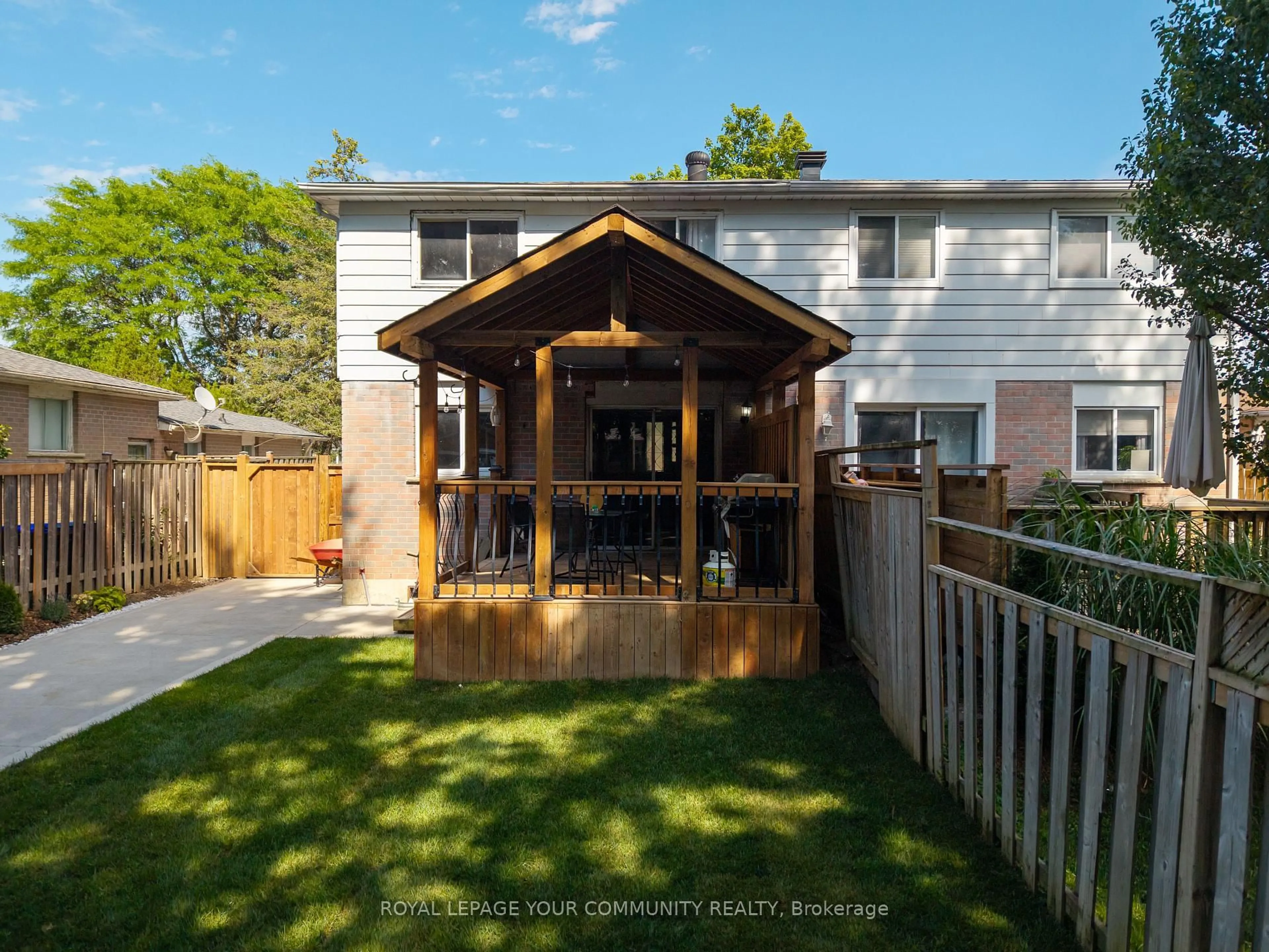 Home with vinyl exterior material, street for 50 Stewart Ave, New Tecumseth Ontario L9R 1C2
