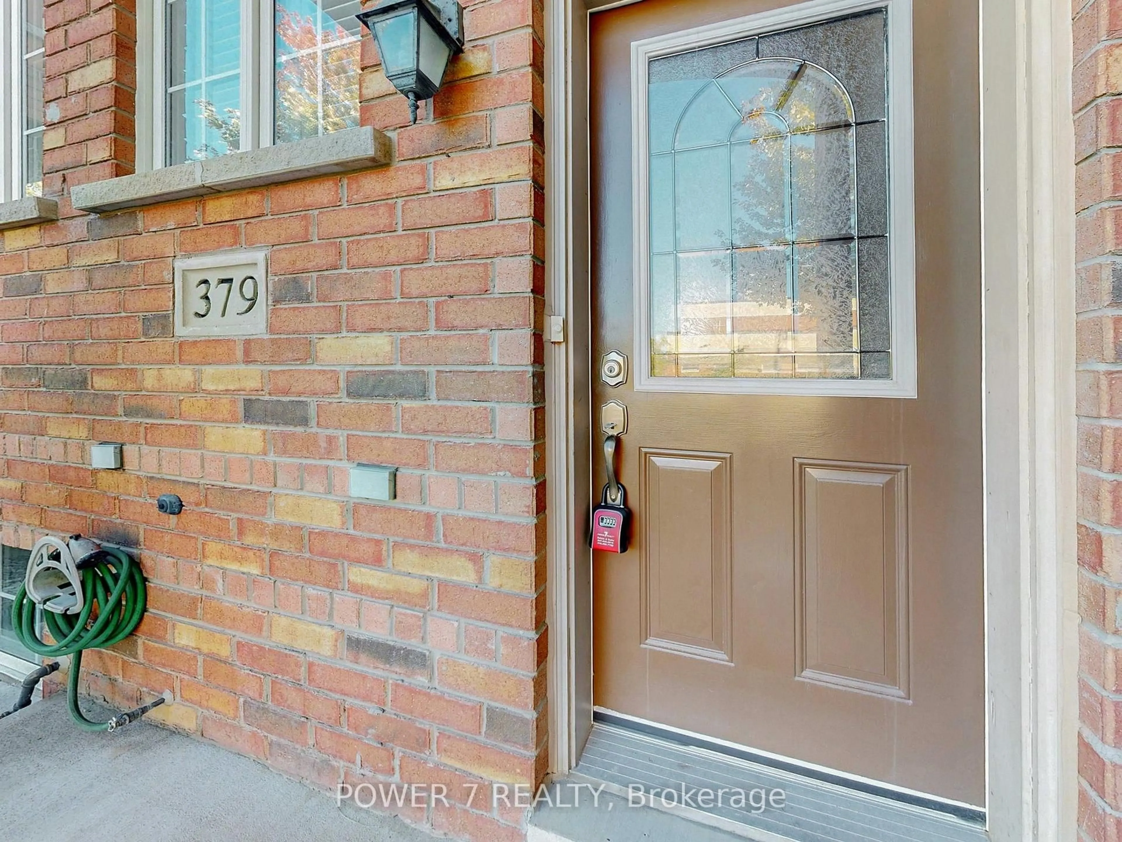 Indoor entryway for 379 White's Hill Ave, Markham Ontario L6B 0J4