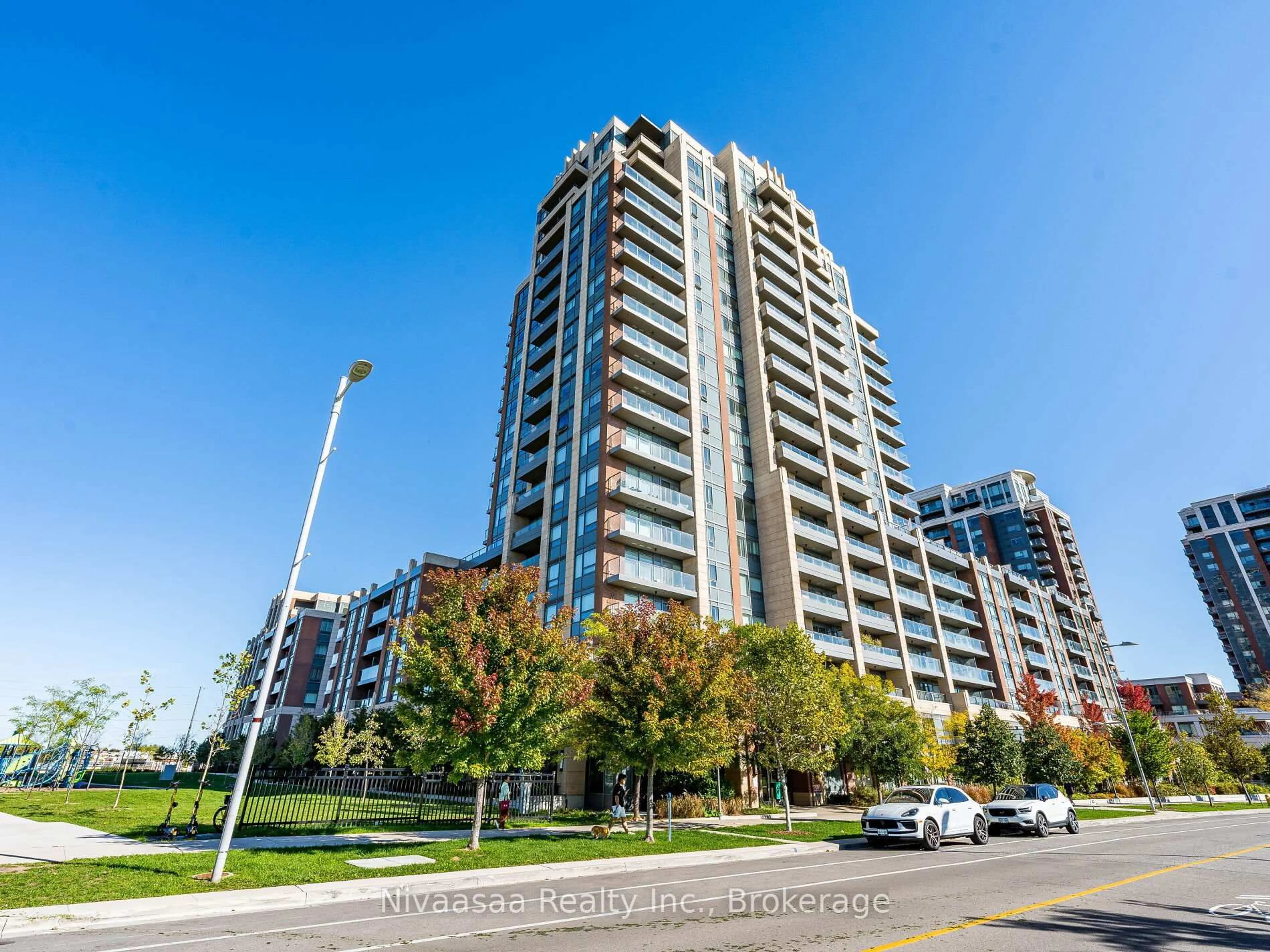 A pic from outside/outdoor area/front of a property/back of a property/a pic from drone, unknown for 18 Uptown Dr #820, Markham Ontario L3R 5M5