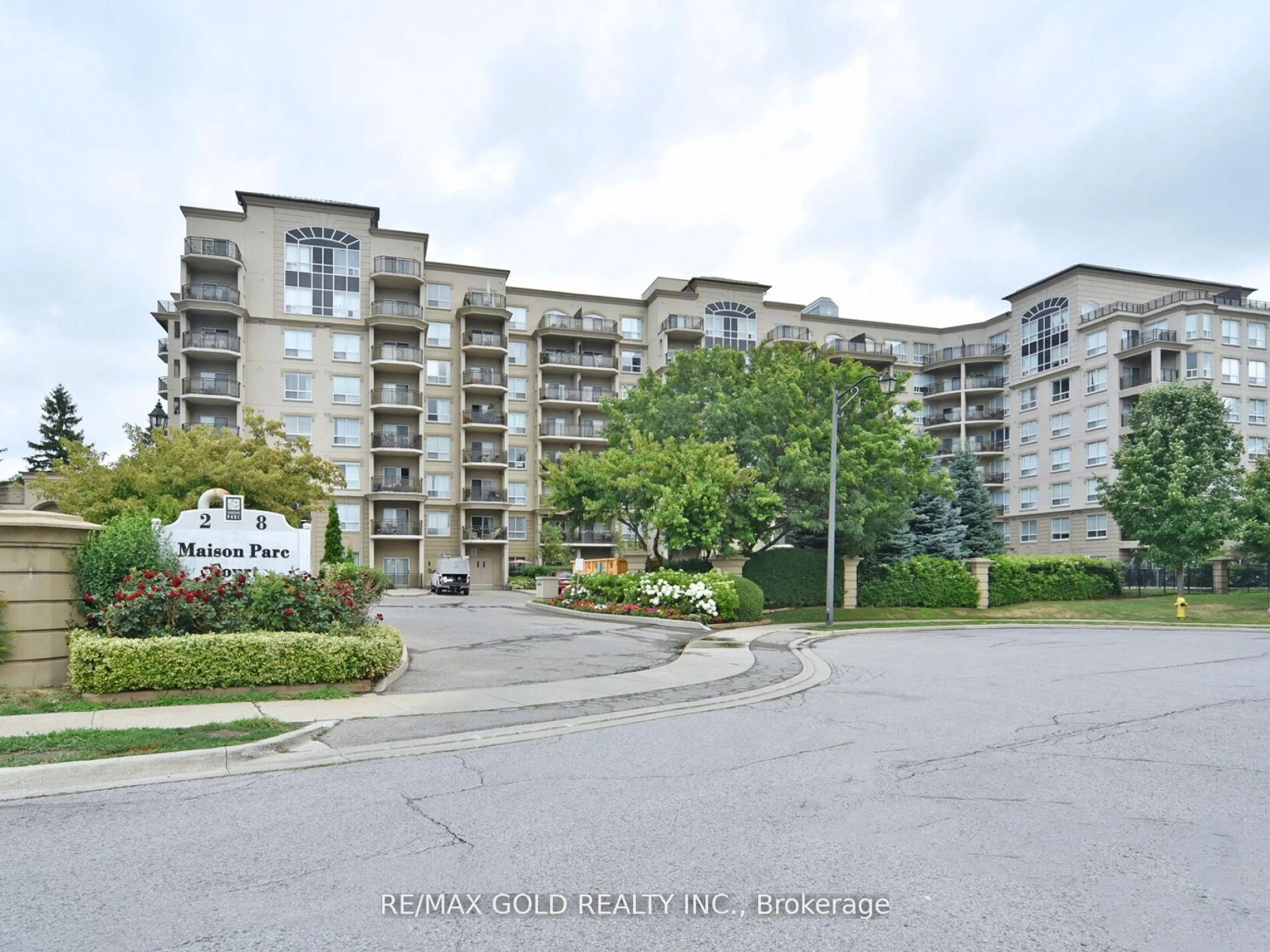 Unknown for 2 Maison Parc Crt #404, Vaughan Ontario L4J 9K4